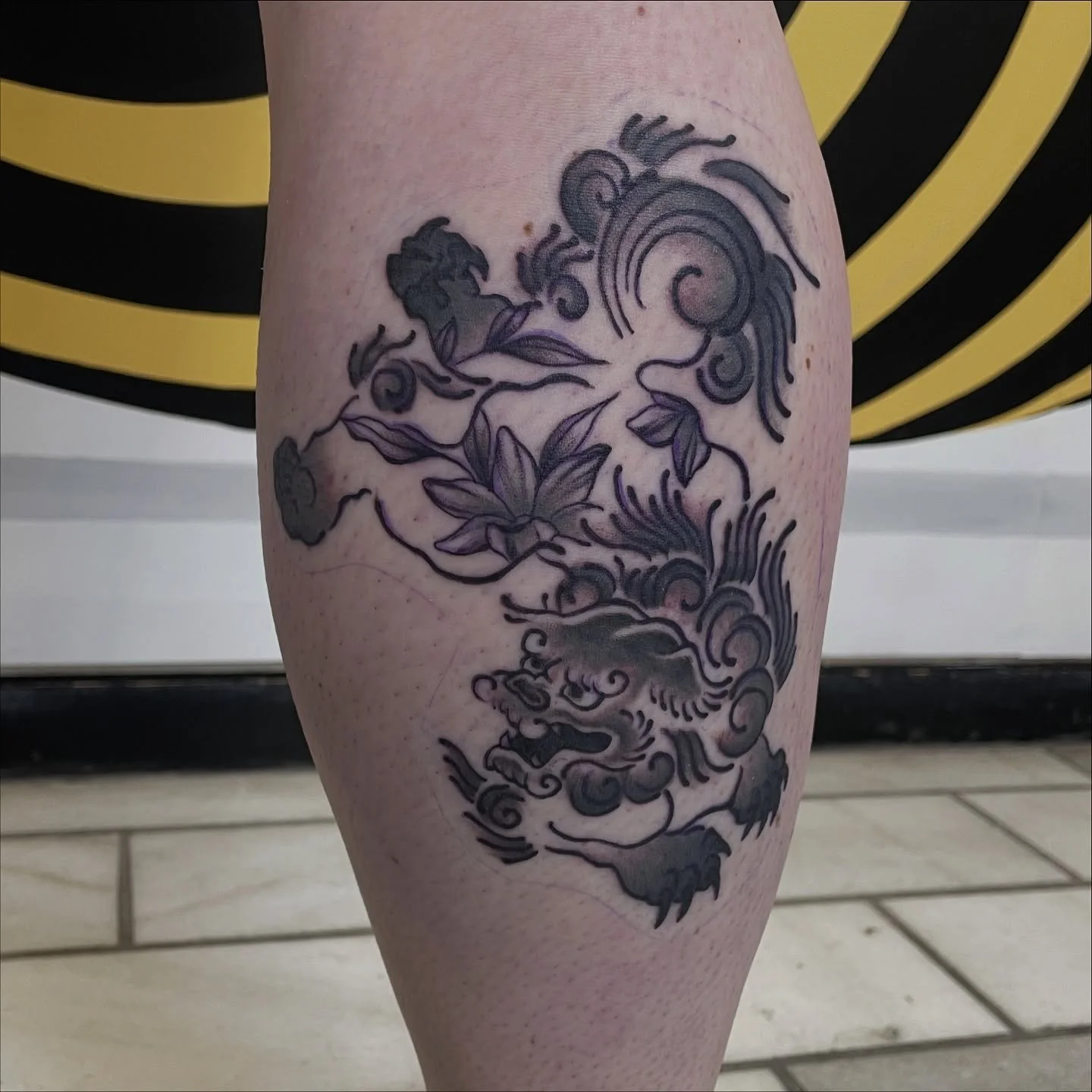 Custom fu lions for Simone! 🦁🐶
.
.
.
.
.
.
.
#tattoo #wellingtontattoo #fulion #chinesetattoo #liontattoo