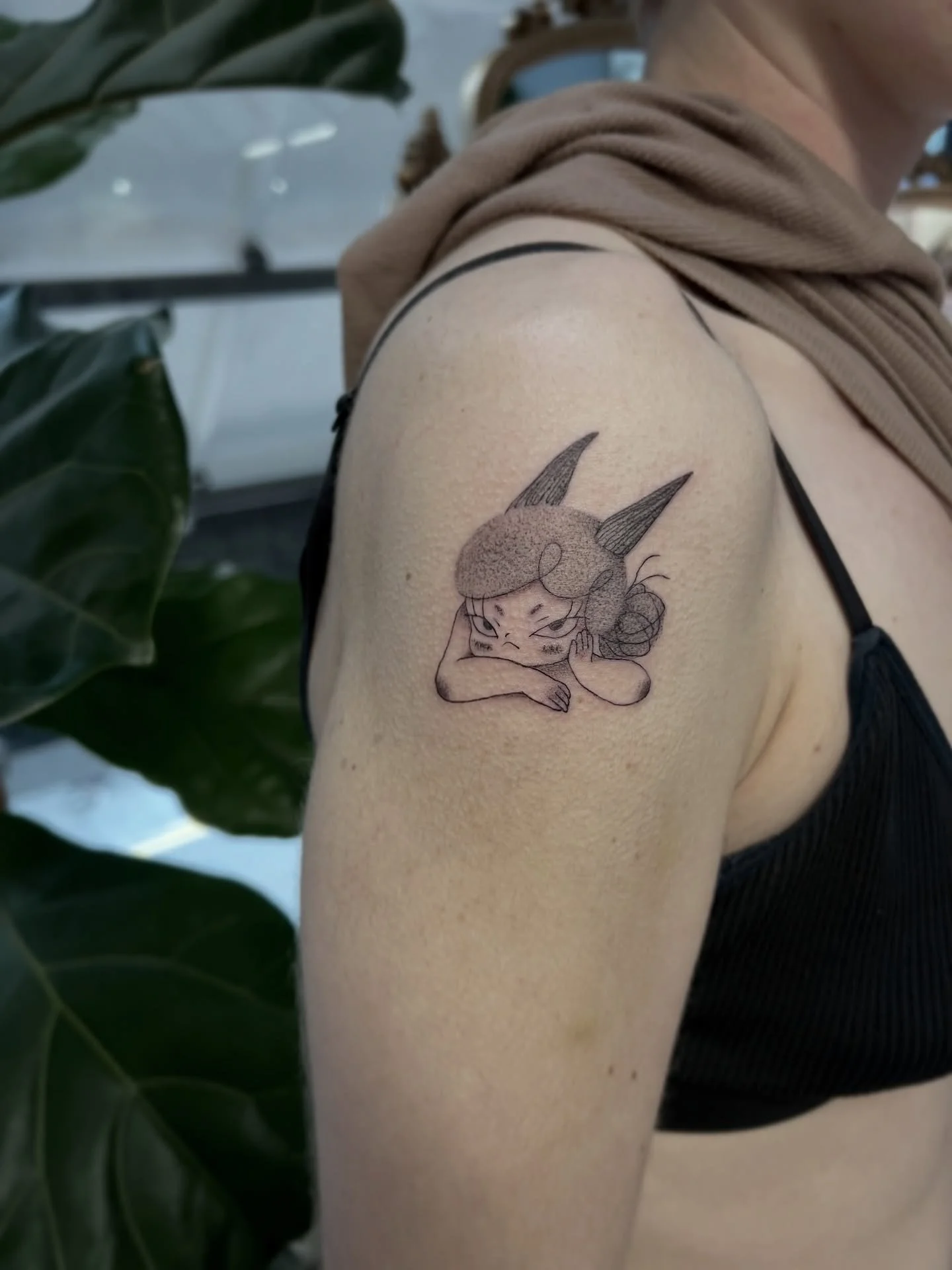 Late posting these but here are some little cat ladies from the charity flash I did for the flash day a while back.

Thanks again everyone ✨🫶