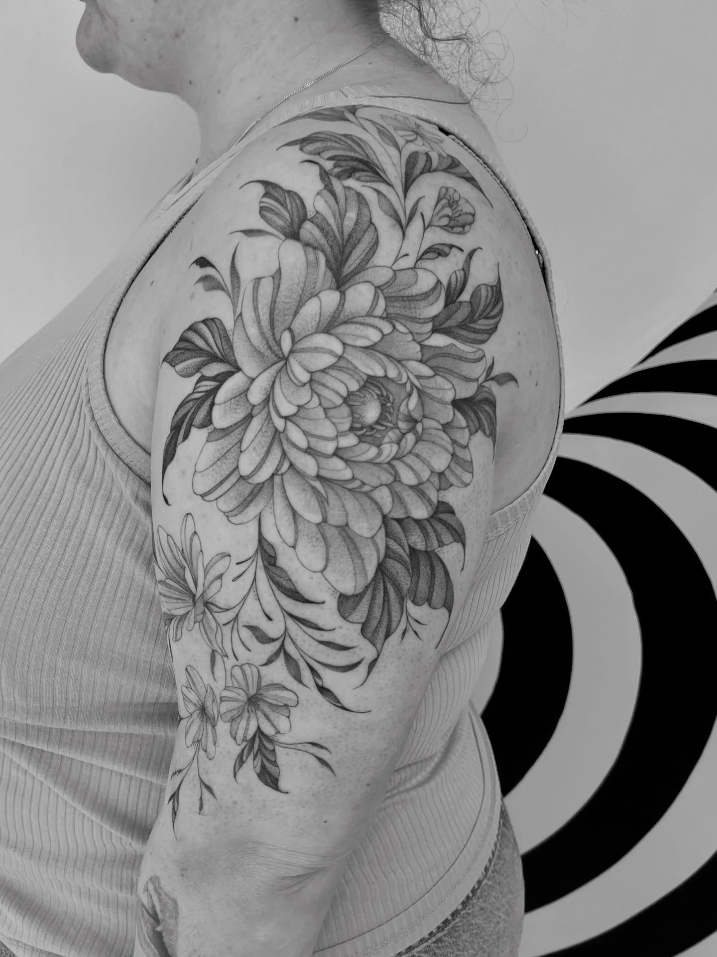 Not me realising I haven&rsquo;t posted a bunch of stuff from ages ago. Some lovely florals for Morgan. Thanks so much again 🫶💐

#floraltattoo #wellingtontattooartist #nztattooartist #wellingtontattooshop #buttercattattoonz