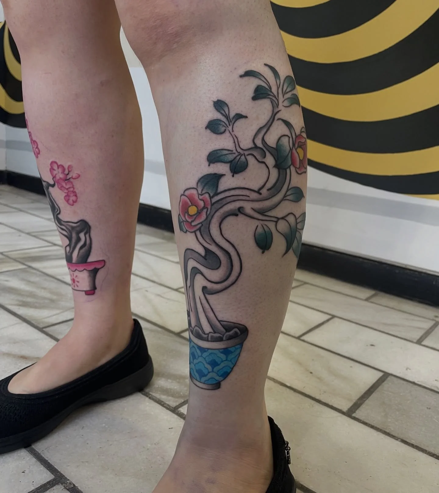 Two more bonsai to complete the set! Thank you Jem, always a pleasure 🎋🌳🌴
.
.
.
.
.
.
#tattoo #wellingtontattoo #bonsai #bonsaitattoo #legtattoo