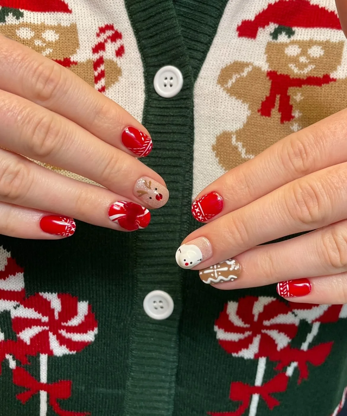 Level 3 - Christmas 🎄

Thank u for the ugly Christmas sweater @marcyp_12 you gorgeous soul, I am going to sleep in it tonight so I can wake up ready 🎅

#nailart #christmasnails #wellington #nailtech #gelnails