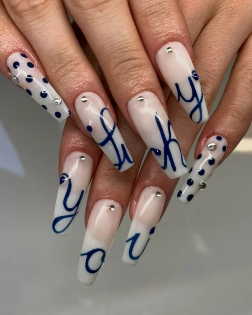 Level 3 - Lucky You 💙

Rly fun lettering on this set, it&rsquo;s soo satisfying to paint 😊 hope everyone had a lovely Christmas 

#gelx #nailinspo #nailideas #nailextensions #gelnails