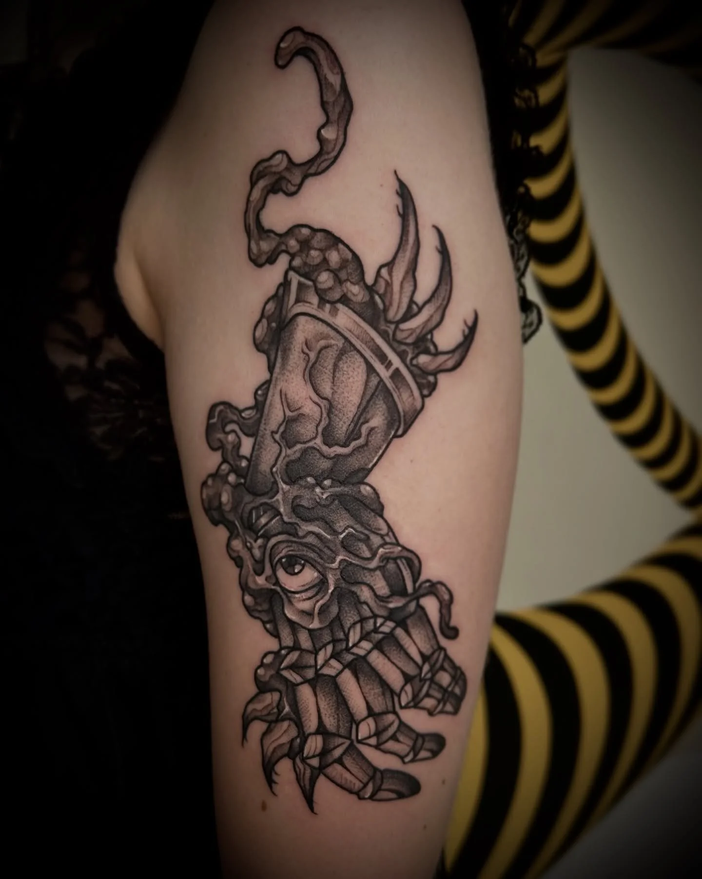 CORRUPTED GAUNTLET | for Olivia. Thank you for getting this from my flash! Always a pleasure 🙏🏽🖤
.
Made @buttercattattoo 
.
.
#tattoos #blackandgreytattoo #nztattoo #wellingtontattoo #fantasytattoo