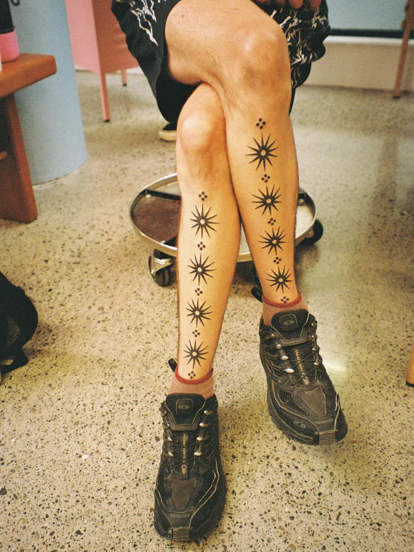 Star shins for Laura 🌟 thank you so much :-) 
Made with @tedstattoowonders 
Made at @buttercattattoo 

#splendidscans