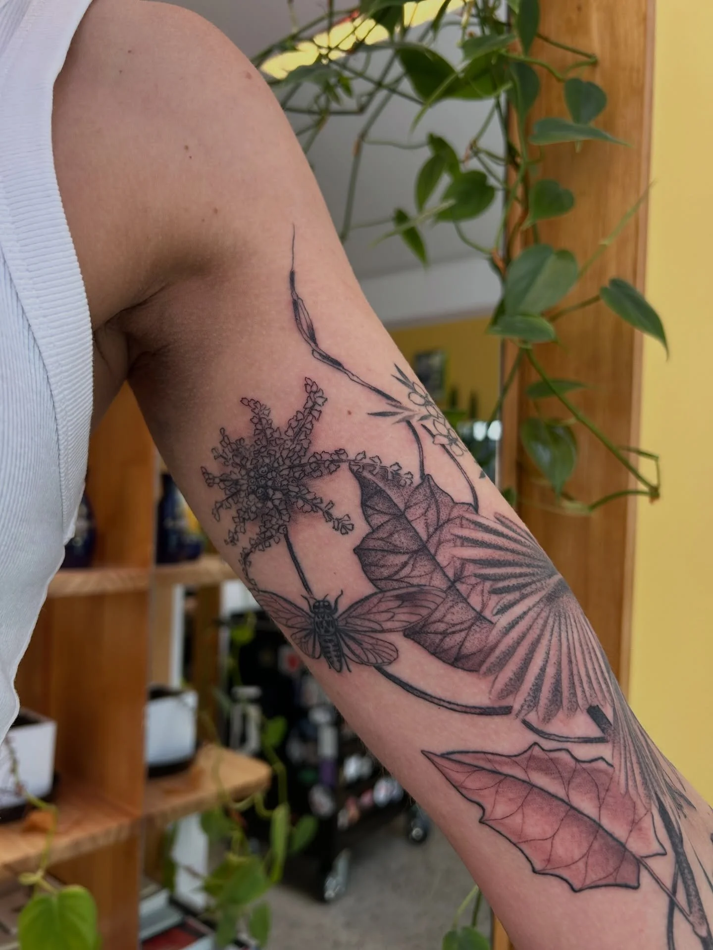 Updated look at this native sleeve we have been chipping away at, favourite part of this session was creating the different texture of the top and under side of Rangiora leaves. We&rsquo;ve both been very intentional with creating an elongated vertic
