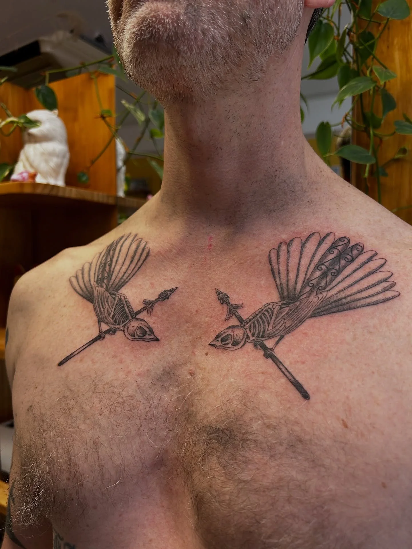 storytelling and human collaboration, one of my favourite parts of tattooing 🥹
Referencing the kaitiaki and messengers of Hine-nui-te-pō, Pīwakawaka. My client had so many amazing ideas, and im stoked we could bring them to life. Booking now @butter