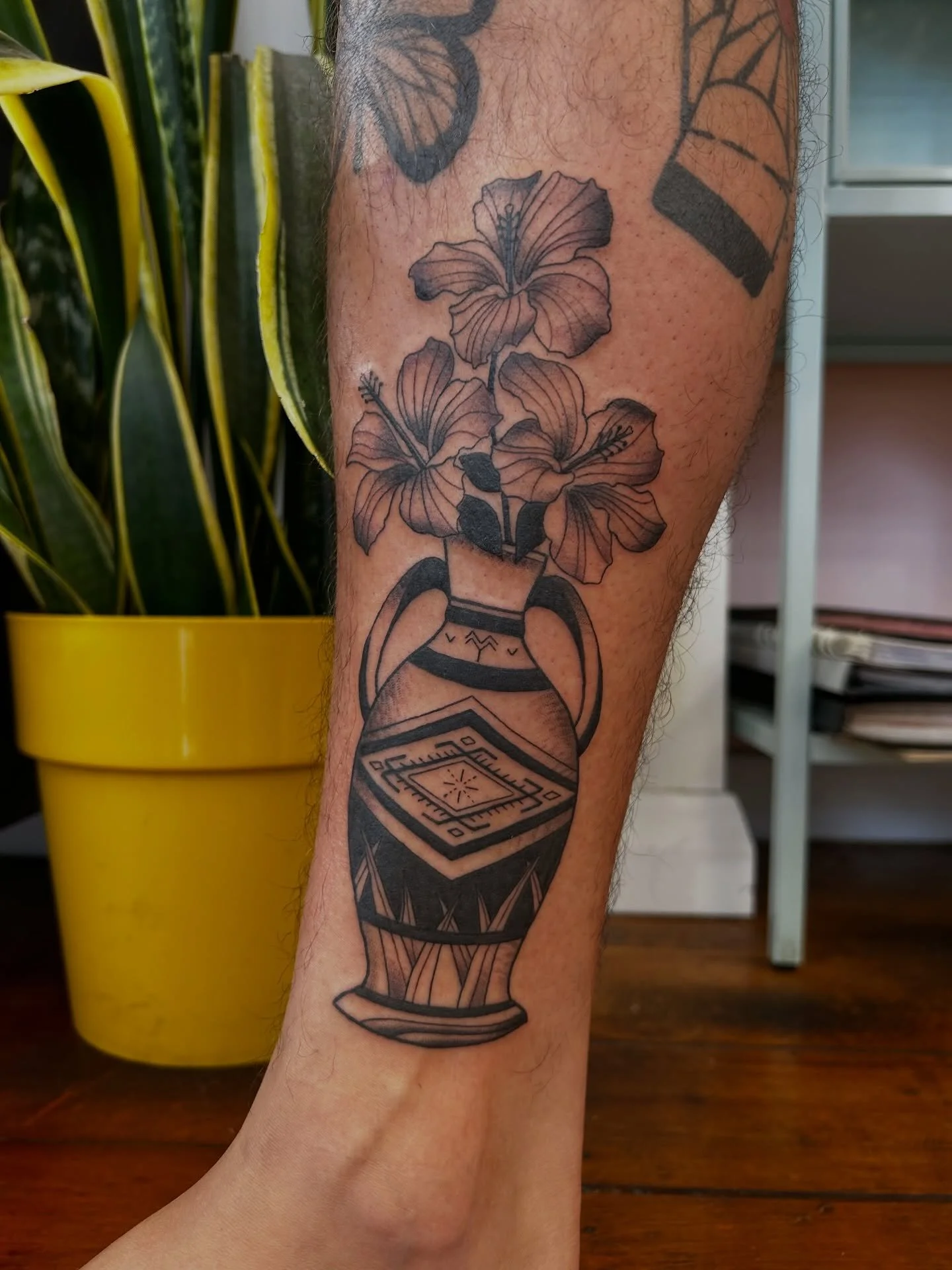 very special tattoo for my longtime client, thankyou for the trust in design and good luck on your travels ✨🛩️ mā te wā #wellingtontattoo #tattoos #tattoosnz #blackworktattoo