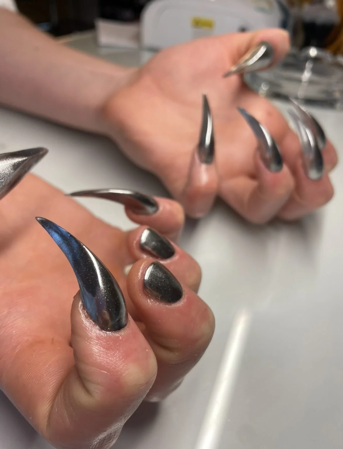 This person is not a typist 🗣️🗣️🗣️

#clawnails #polygel #chromenails #3dnails #claws