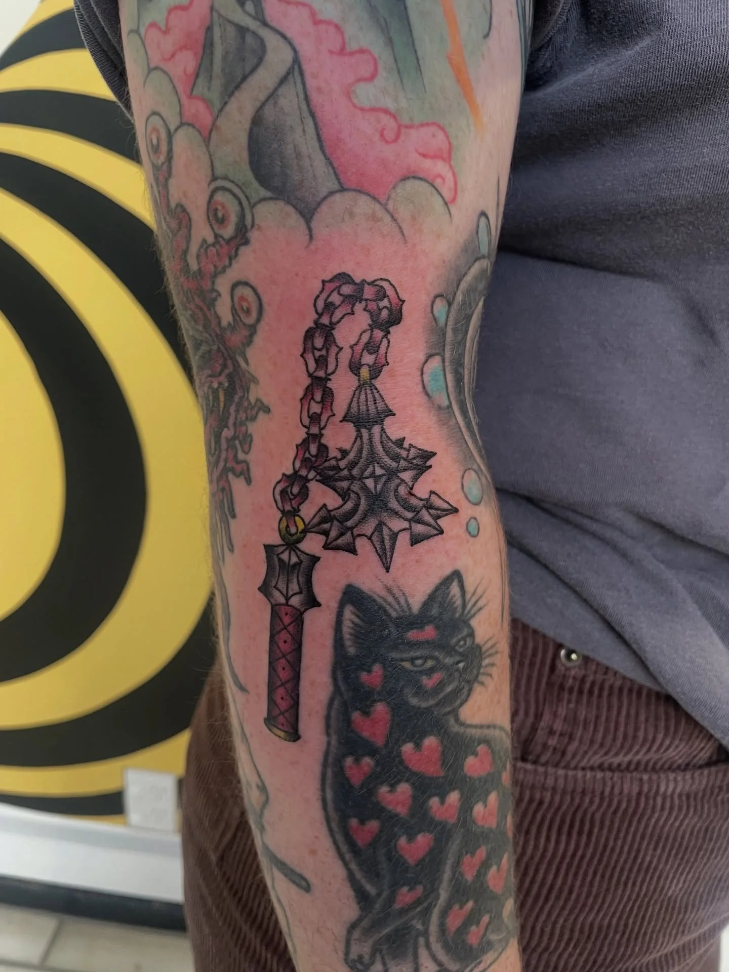 Meeeaaann asssss 
.
.
.
.
.
.
.
#tattoo #wellingtontattoo #flail #weapon #lotr #tradtattoo #colourtattoo #gapfillertattoo