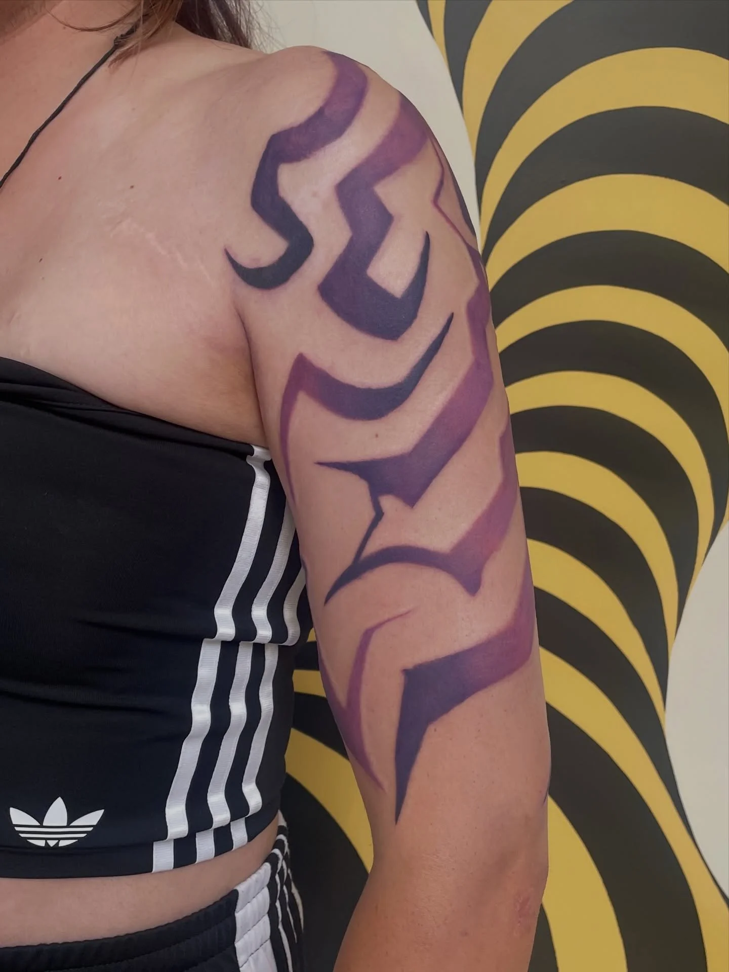 Dreams really do come true. Thank you so much Iwā for committing to the joy and trusting me with this piece 🫶🫶🫶
.
.
.
.
.
.
#tattoo #wellingtontattoo #kpdh #rumi #rumitattoo #kpopdemonhunters #colourtattoo