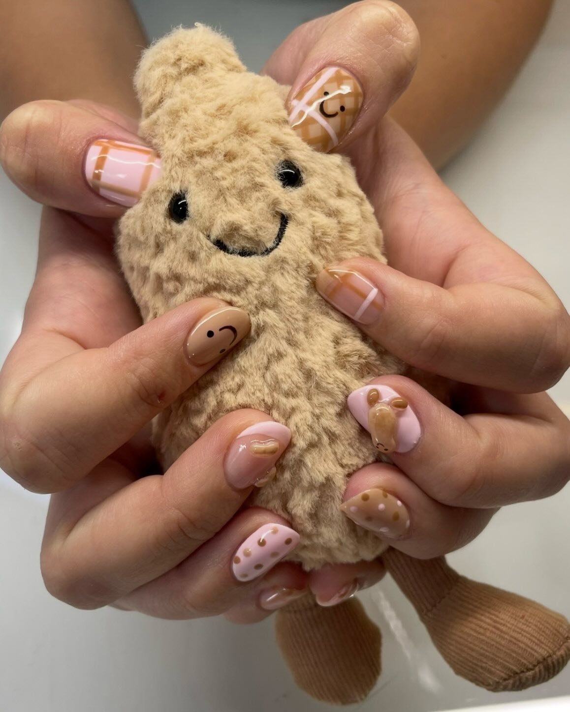 Level 3 - Jellycat 🥜

She&rsquo;s allergic to peanuts btw

#jellycat #buildergel #nailart #kawaiinails #nailtech