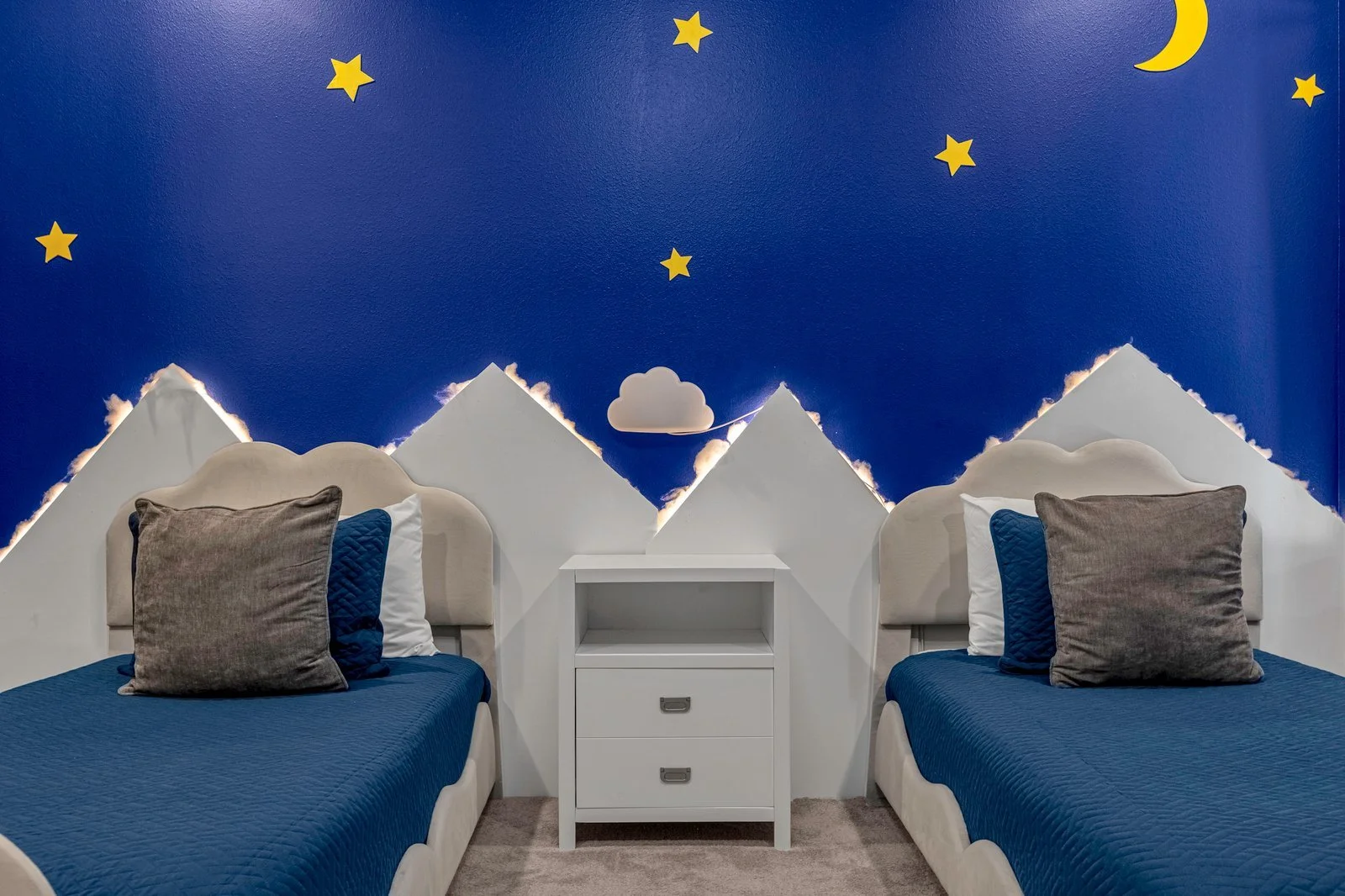 Skipper Kids 2 Side Upstay.jpg