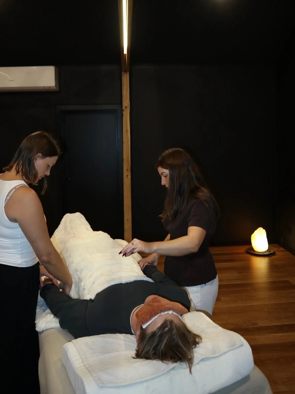 As we transition back into the clinic for the year ahead, we want to take a moment to say thank you for being part of last year with us 🤍 It has been an honour to connect with you here ~ and to those who joined our sessions or offerings throughout 2