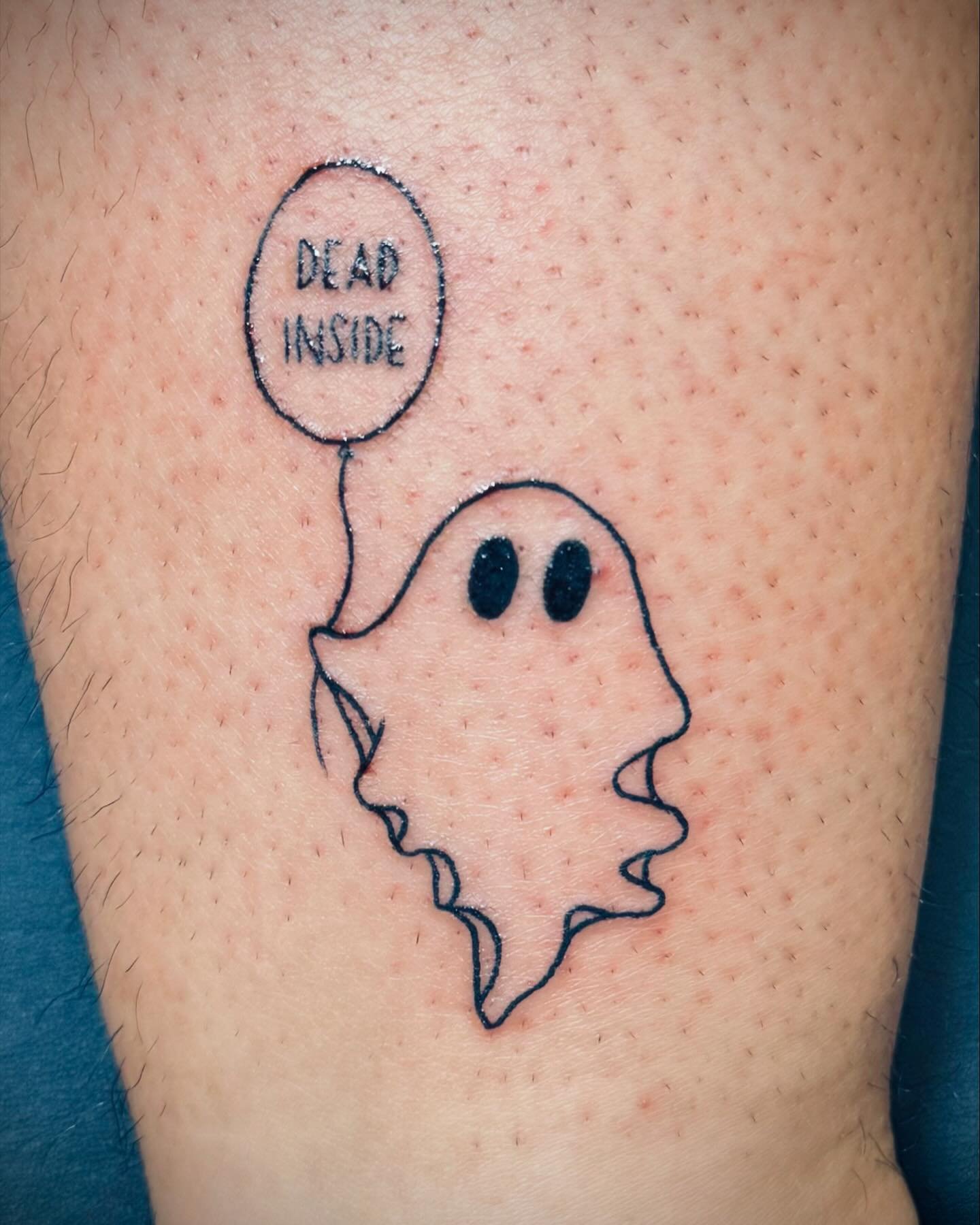 Super cute ghost from this years Friday the 13th, intermixed with a balloon I had from the previous years Friday the 13th when I was solo! Love love love! 👻🎈

Thank you for looking! 🖤
.
.
.
.
.
#ghosttattoo #fridaythe13th #fridaythe13thtattoo #fin