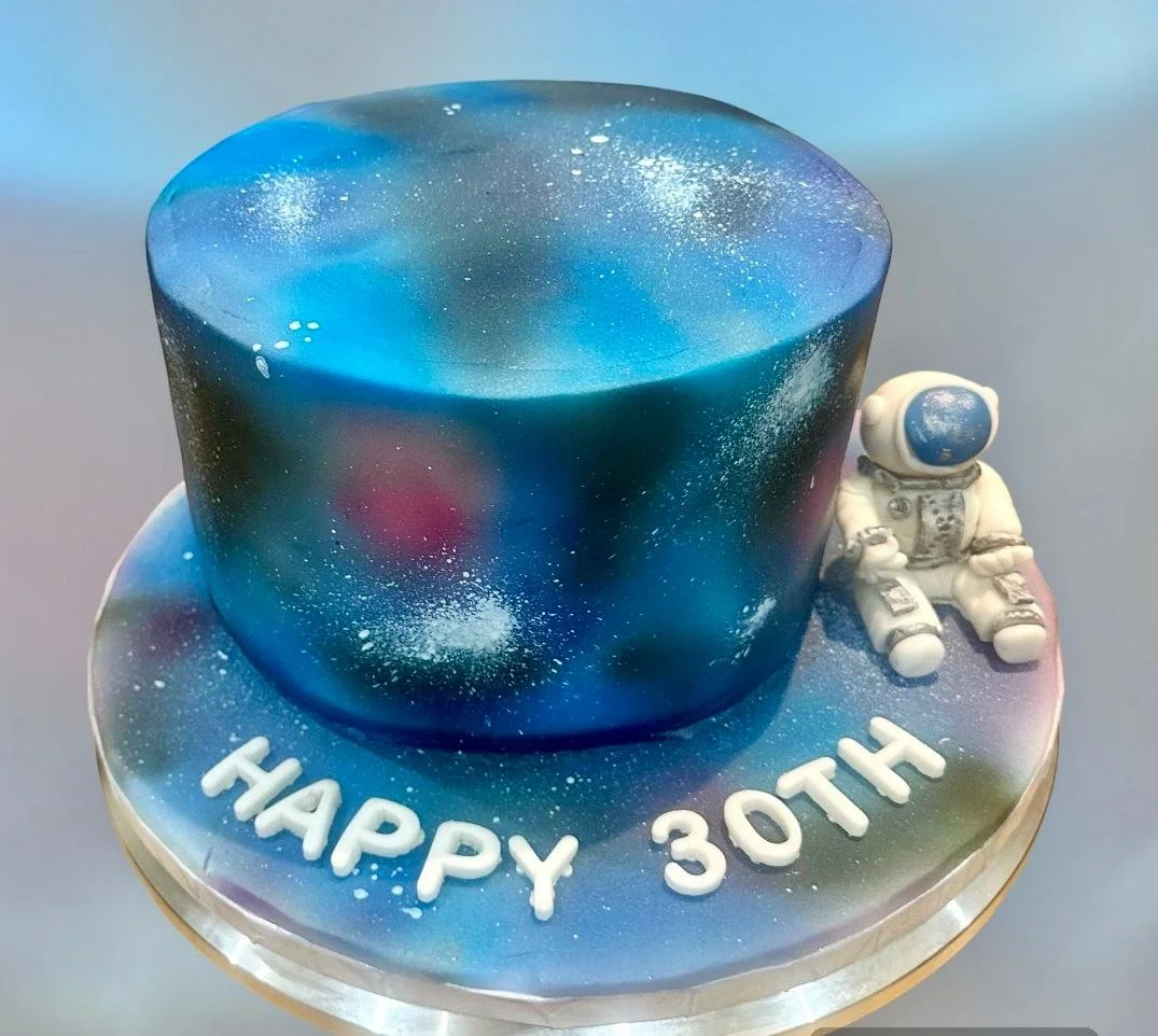 glalaxy cake with astronaut.jpg