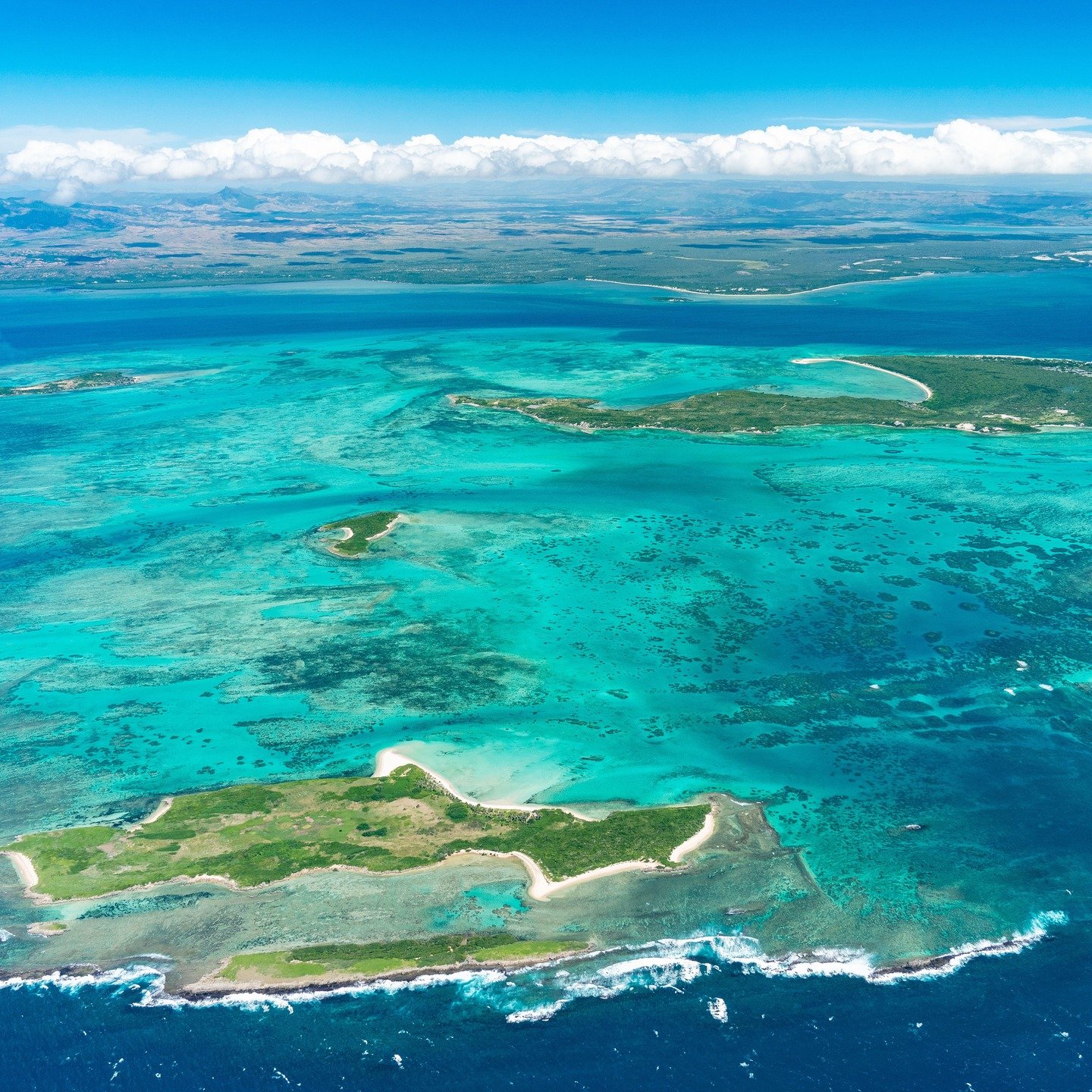 Where the water is crystal clear, the sand feels like silk, and time moves a little slower. 

#jakunatravel #bespoketravel #madagascar #miavanabytimeandtide