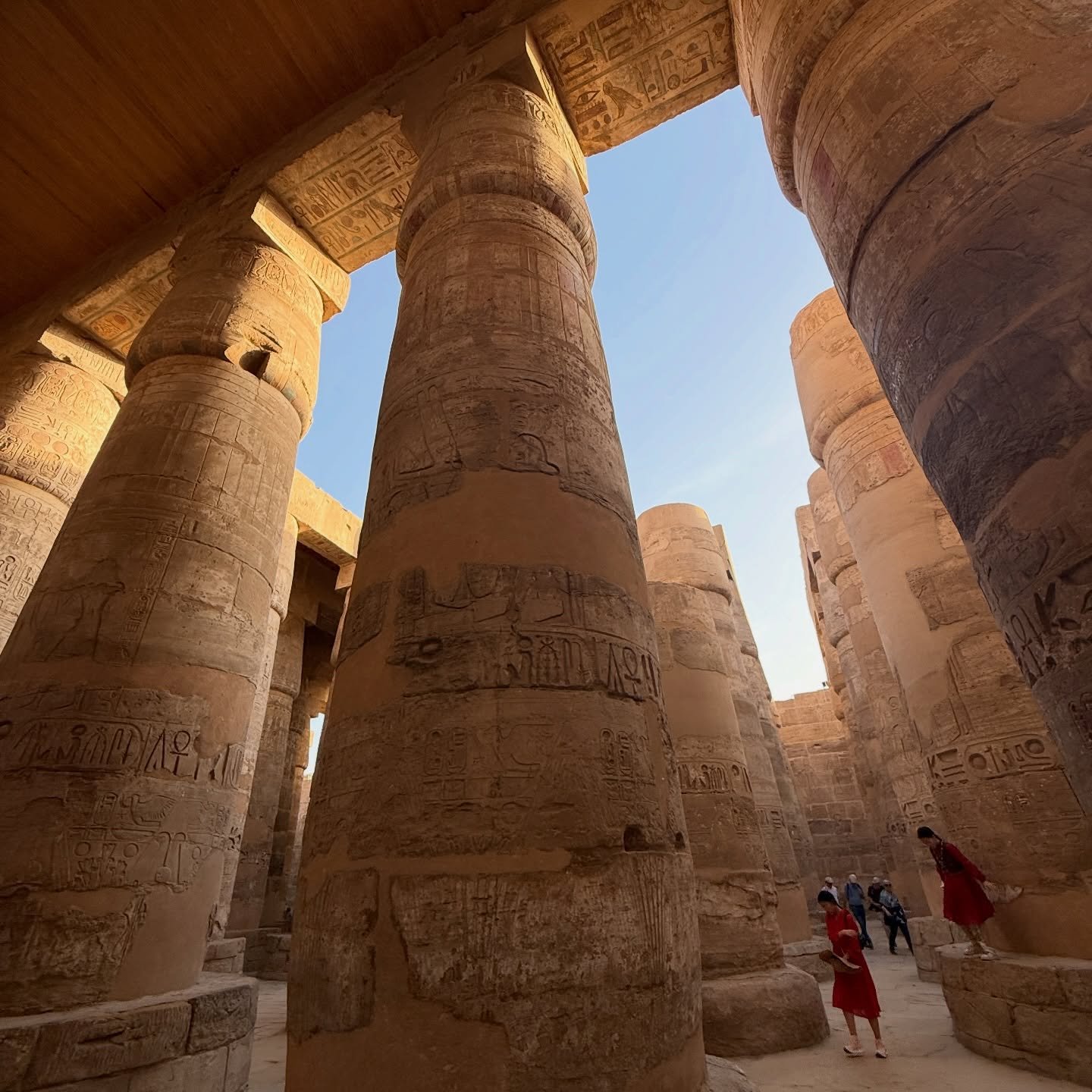 Luxor tells a tale of two palaces and great discoveries, set against the timeless backdrop of the Nile.

#jakunatravel #luxor #experienceegypt #karnak