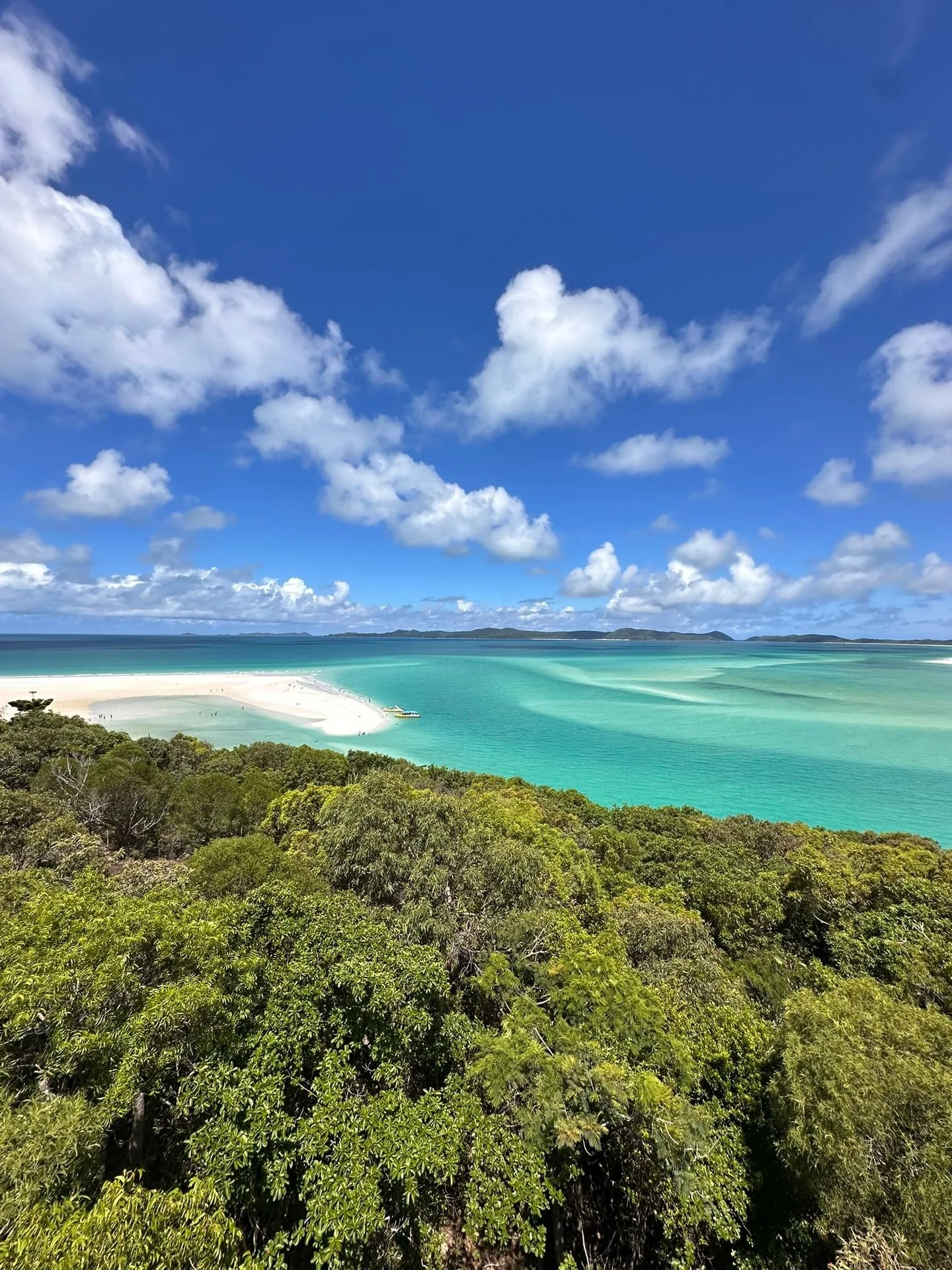 Sailing through the heart of the Whitsundays, where turquoise waters meet powder-white sands. 🇦🇺✨

Our clients indulged in a truly exclusive escape with private charters, secluded beaches like Whitehaven, and moments of pure serenity surrounded by 