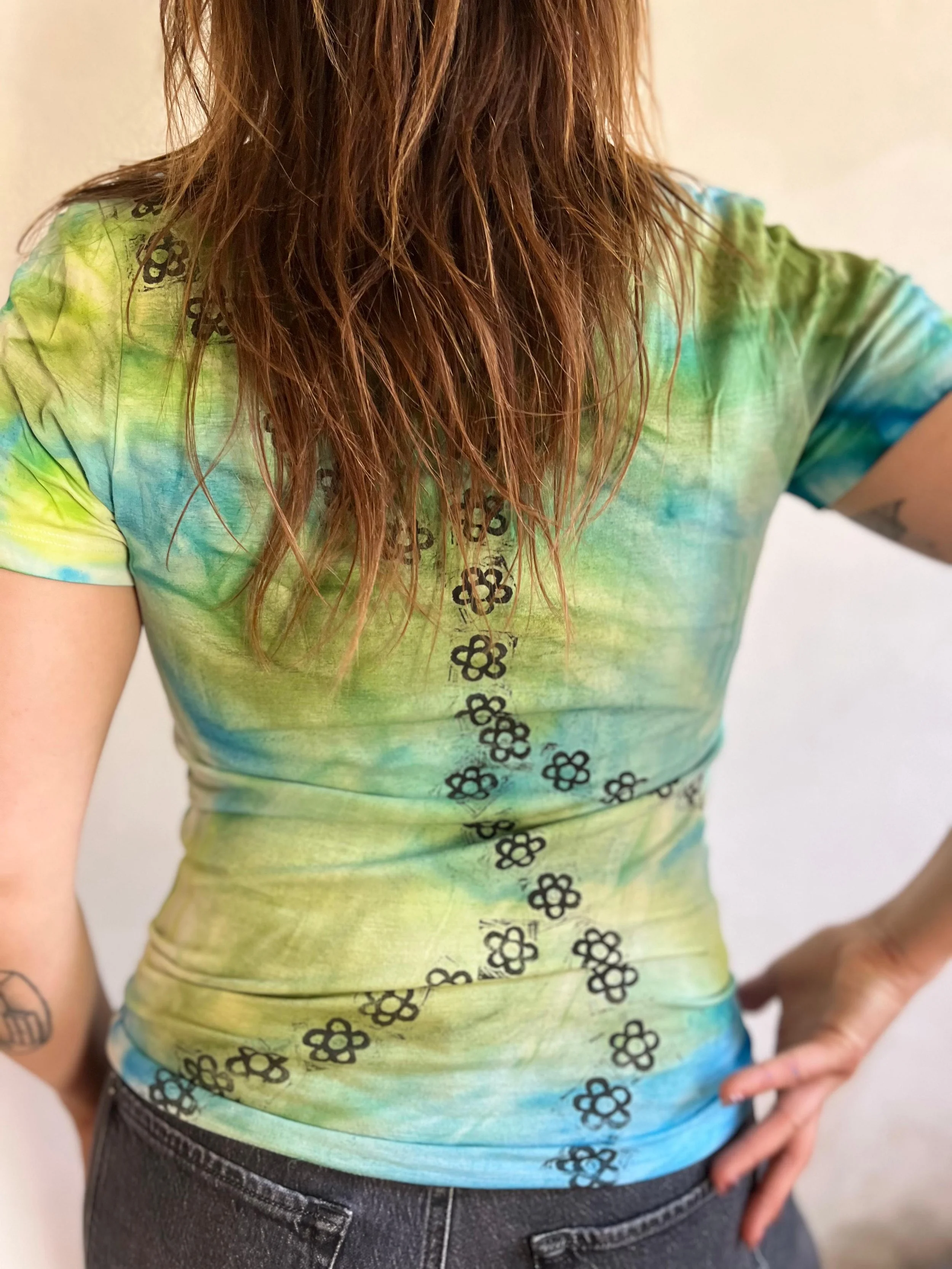 Upcycled Cotton T-Shirt – 'Frogtown' (M) (3).jpg