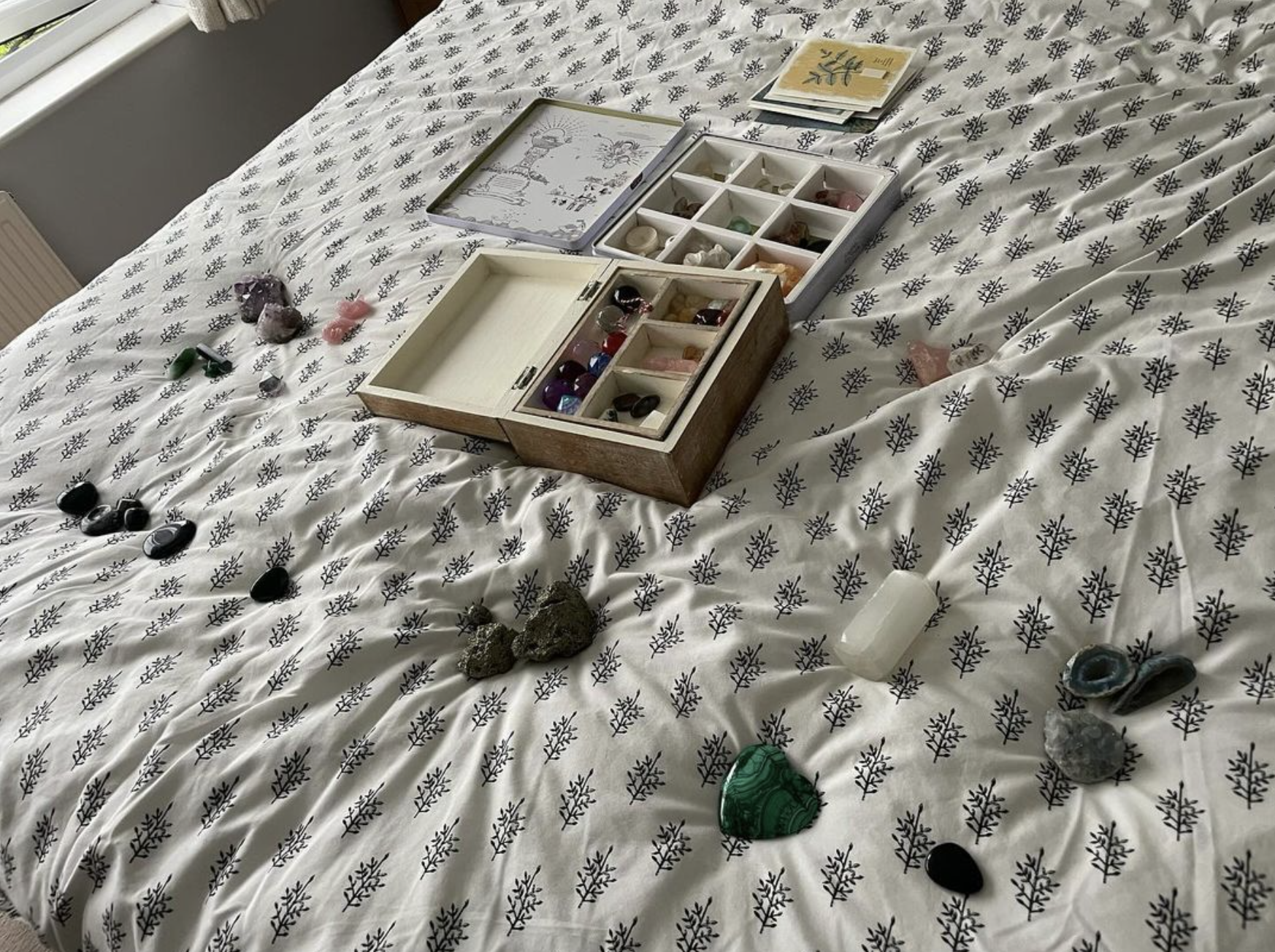 Harnessing the Power of Feng Shui Crystals for Positive Energy