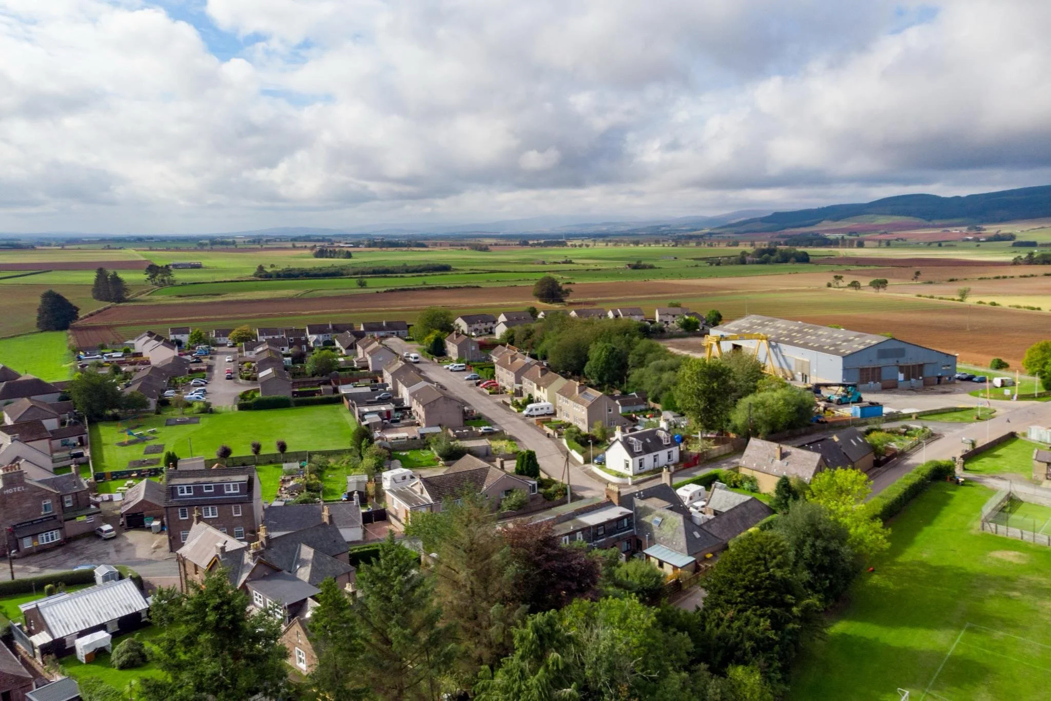 If you are looking for a gardener or garden maintenance in Fordoun then the best company to call is Oak & Sparrow. They provide the best service and provide all garden maintenance services.