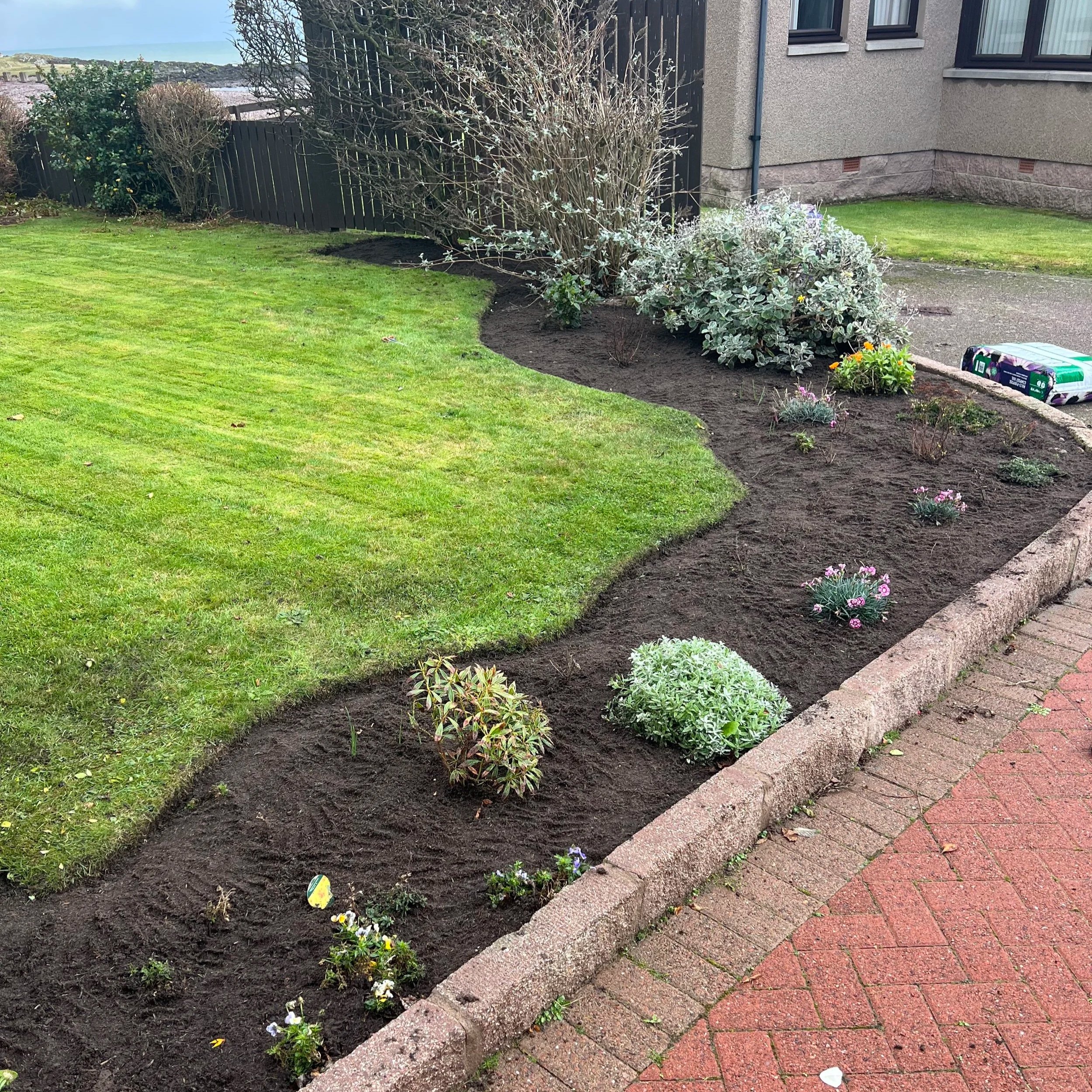 Oak & Sparrow provides gardening and garden maintenance services in Inverbervie and South Aberdeenshire. Oak and Sparrow is the top choice for residents in Inverbervie who need a gardener.