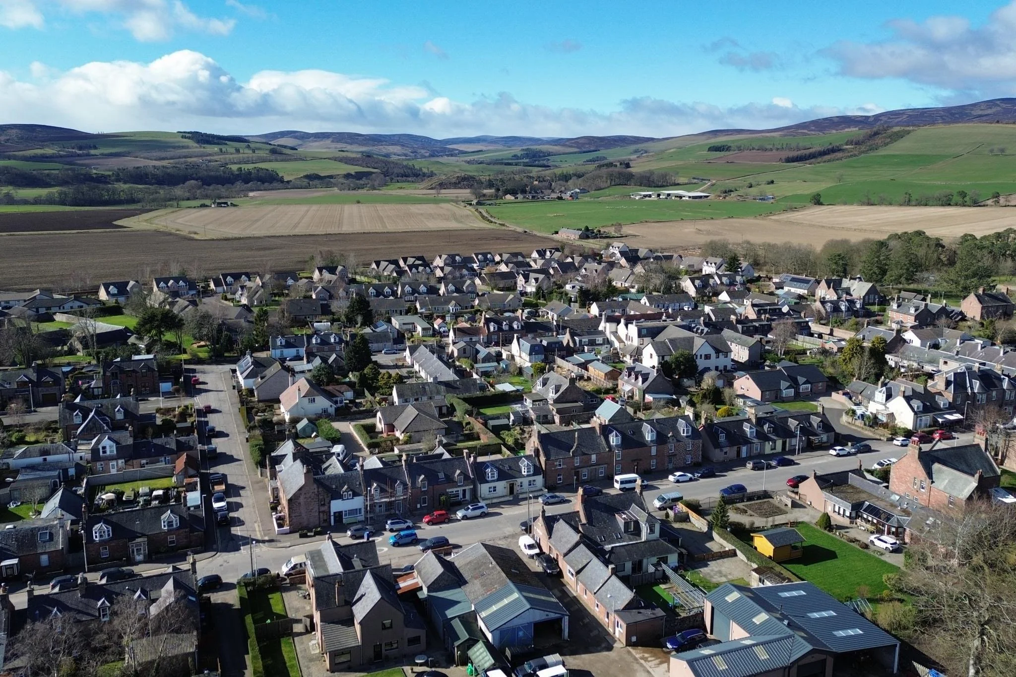 If you are looking for a gardener or garden maintenance in Edzell then the best company to call is Oak & Sparrow. They provide the best service and provide all garden maintenance services.