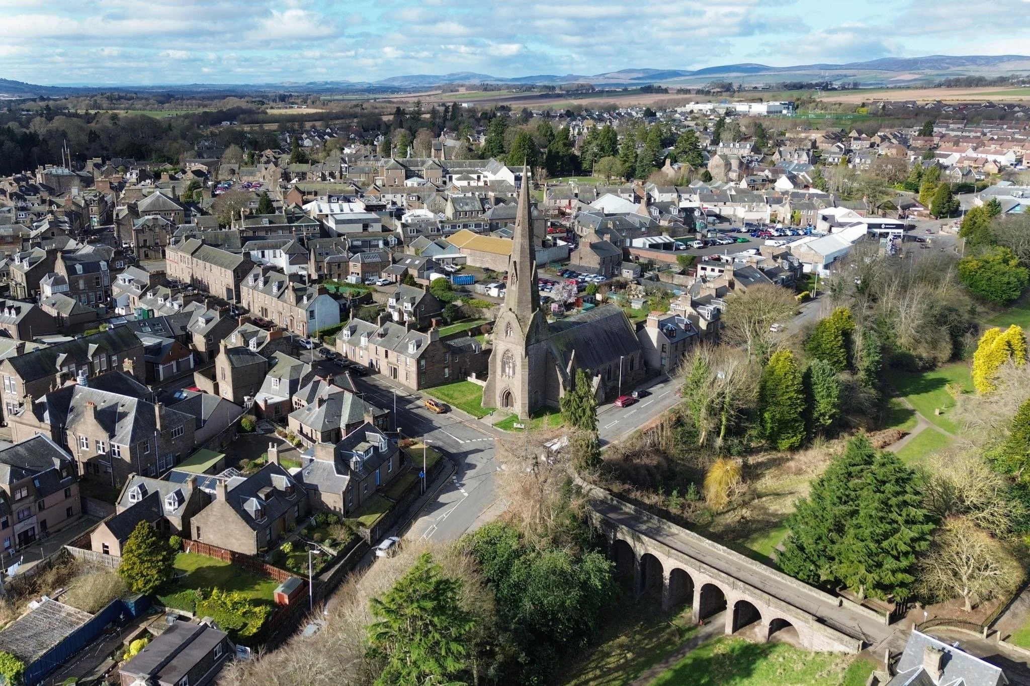 If you are looking for a gardener or garden maintenance in Brechin then the best company to call is Oak & Sparrow. They provide the best service and provide all garden maintenance services.