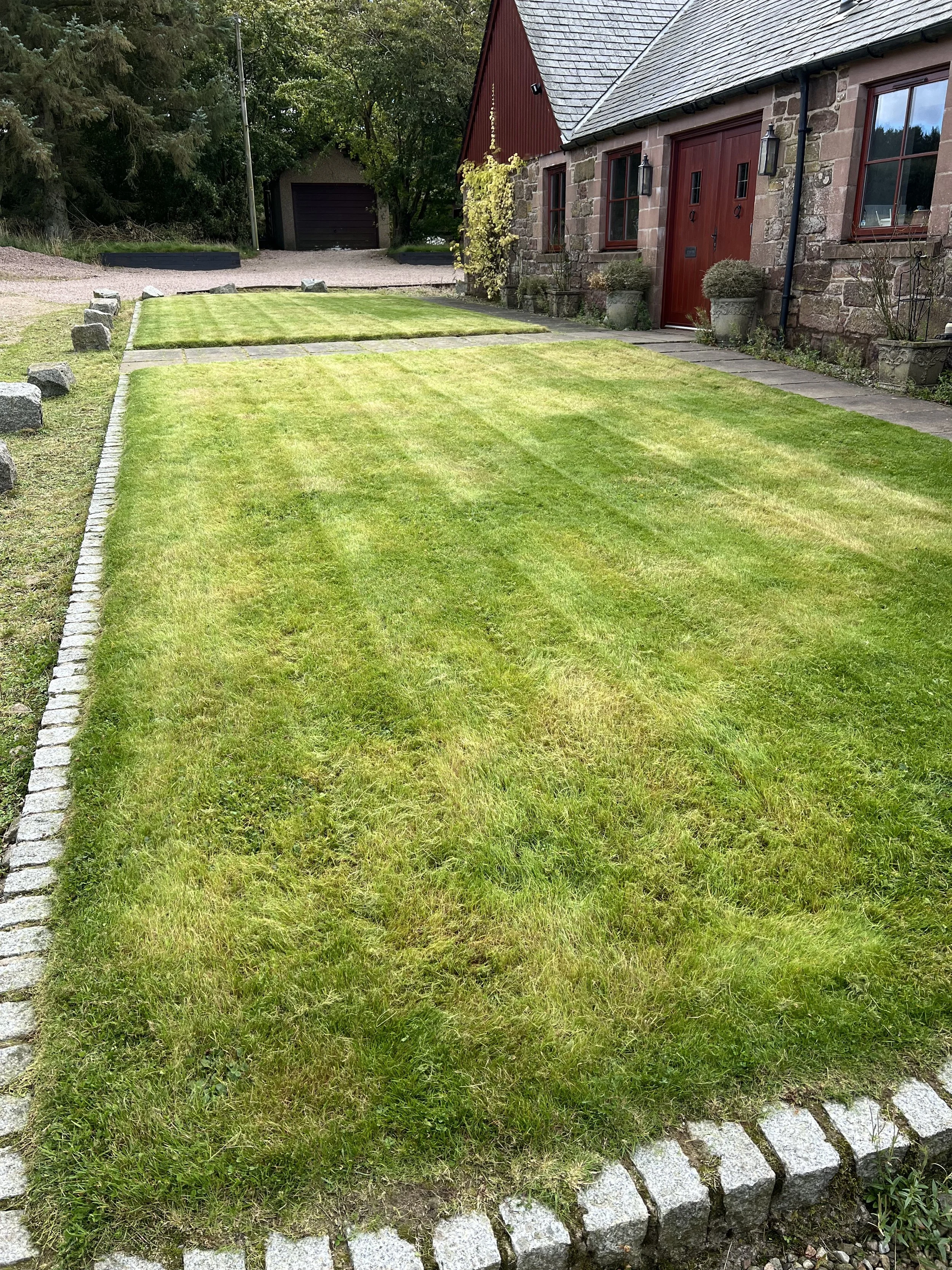 People in Fordoun looking for a gardener often choose Oak & Sparrow because they offer the best customer service, are a  friendly, local, and reliable gardener.