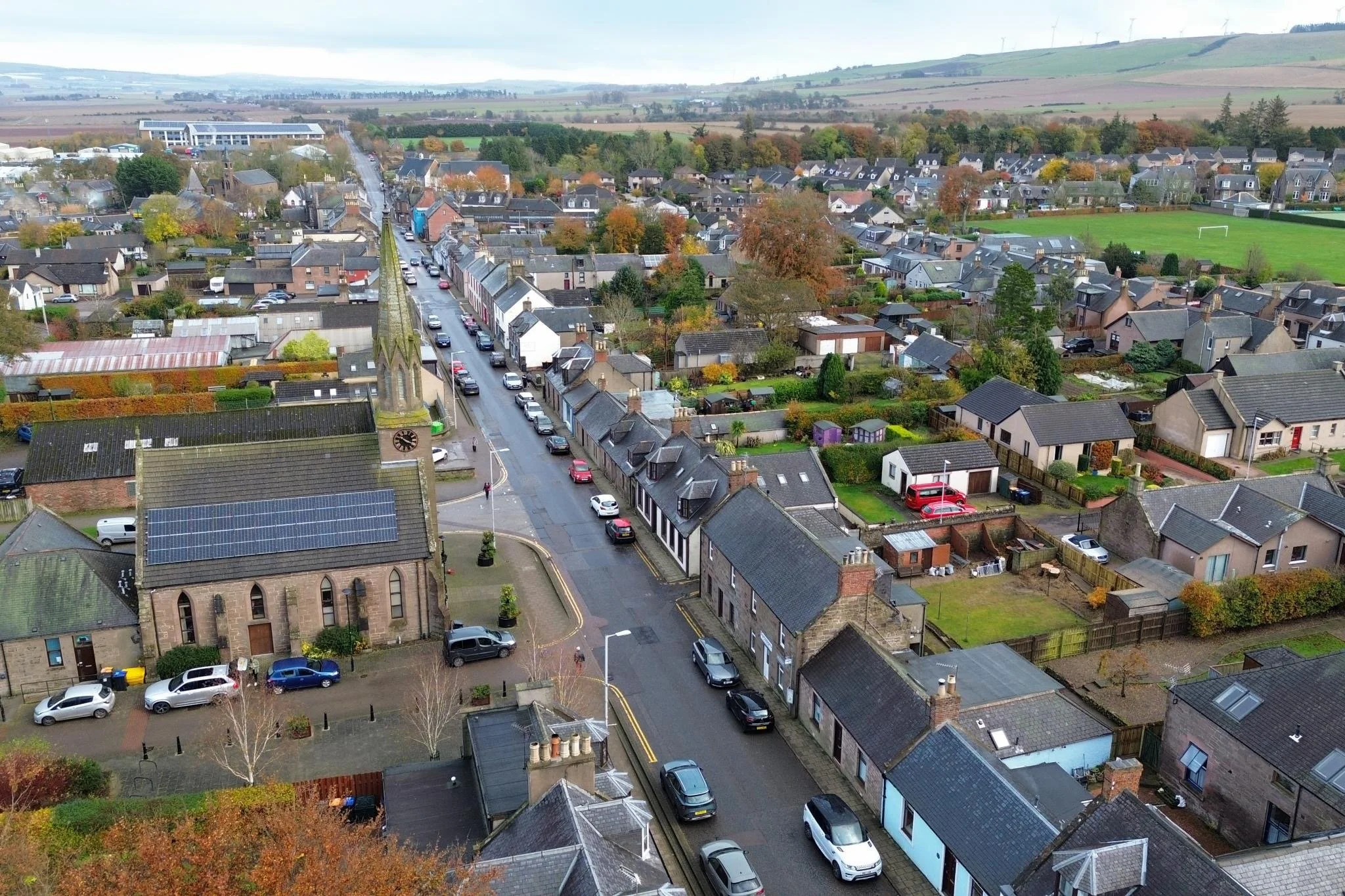 If you are looking for a gardener or garden maintenance in Laurencekirk then the best company to call is Oak & Sparrow. They provide the best service and provide all garden maintenance services.