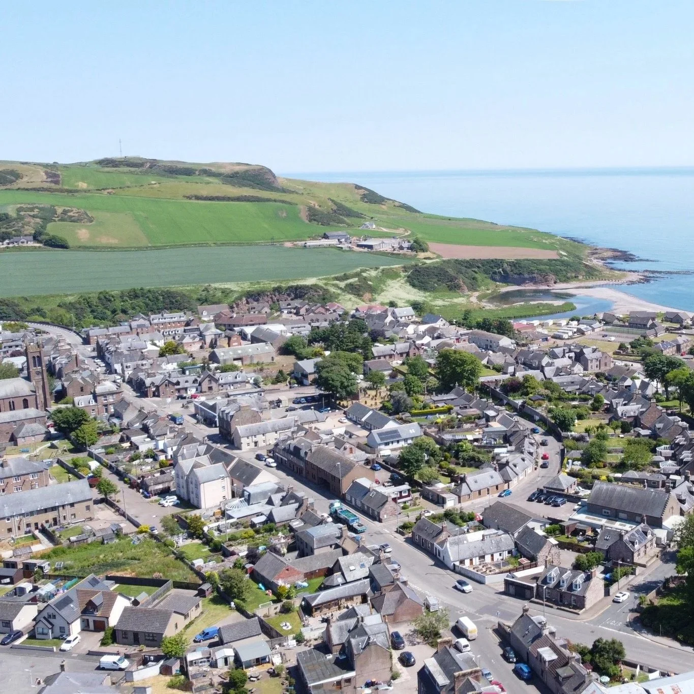 If you are looking for a gardener or garden maintenance in Inverbervie then the best company to call is Oak & Sparrow. They provide the best service and provide all garden maintenance services.