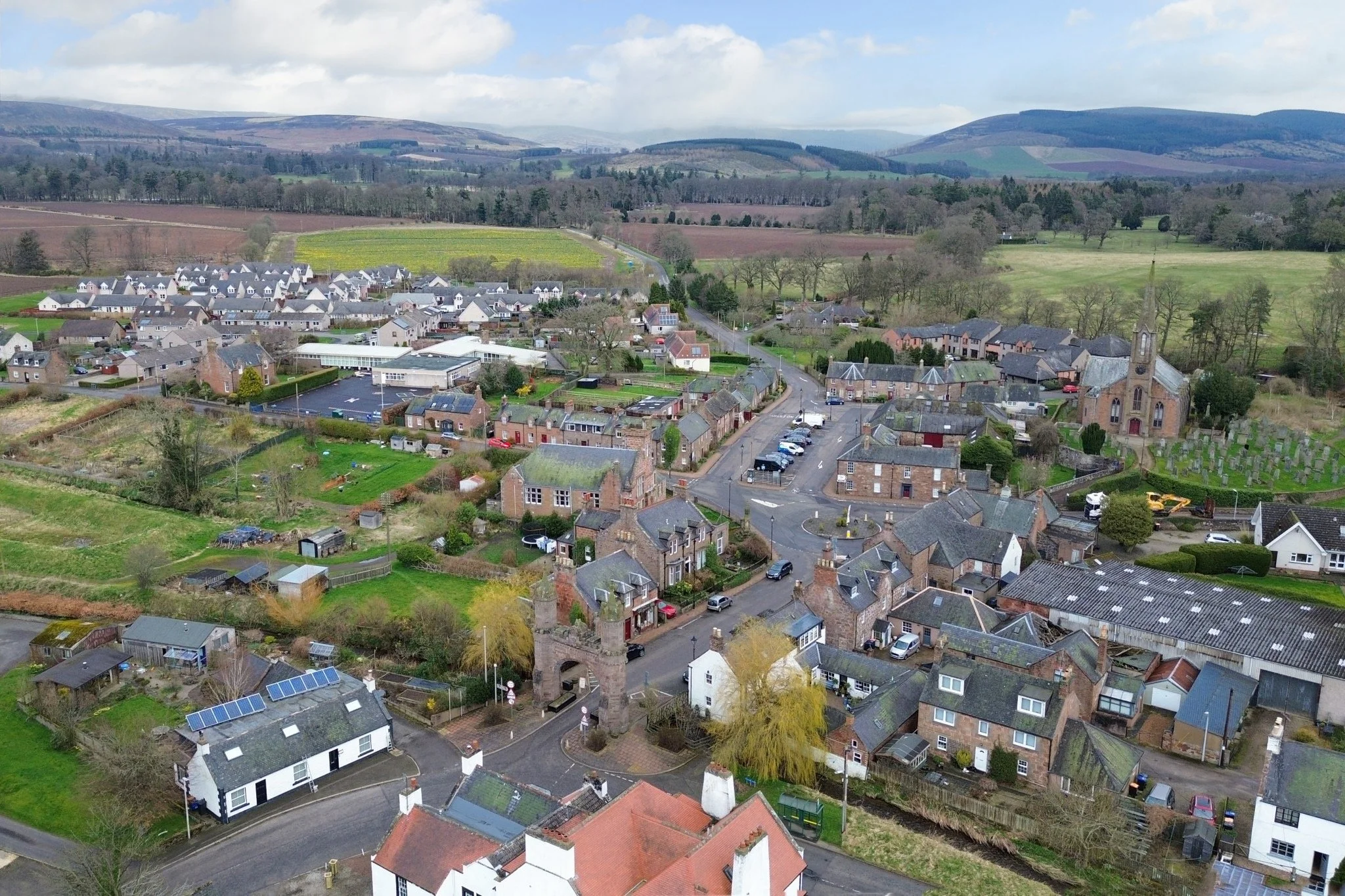 If you are looking for a gardener or garden maintenance in Fettercairn then the best company to call is Oak & Sparrow. They provide the best service and provide all garden maintenance services.