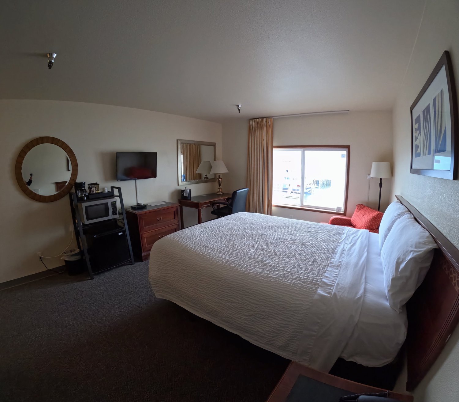 Standard Queen — Stikine Inn