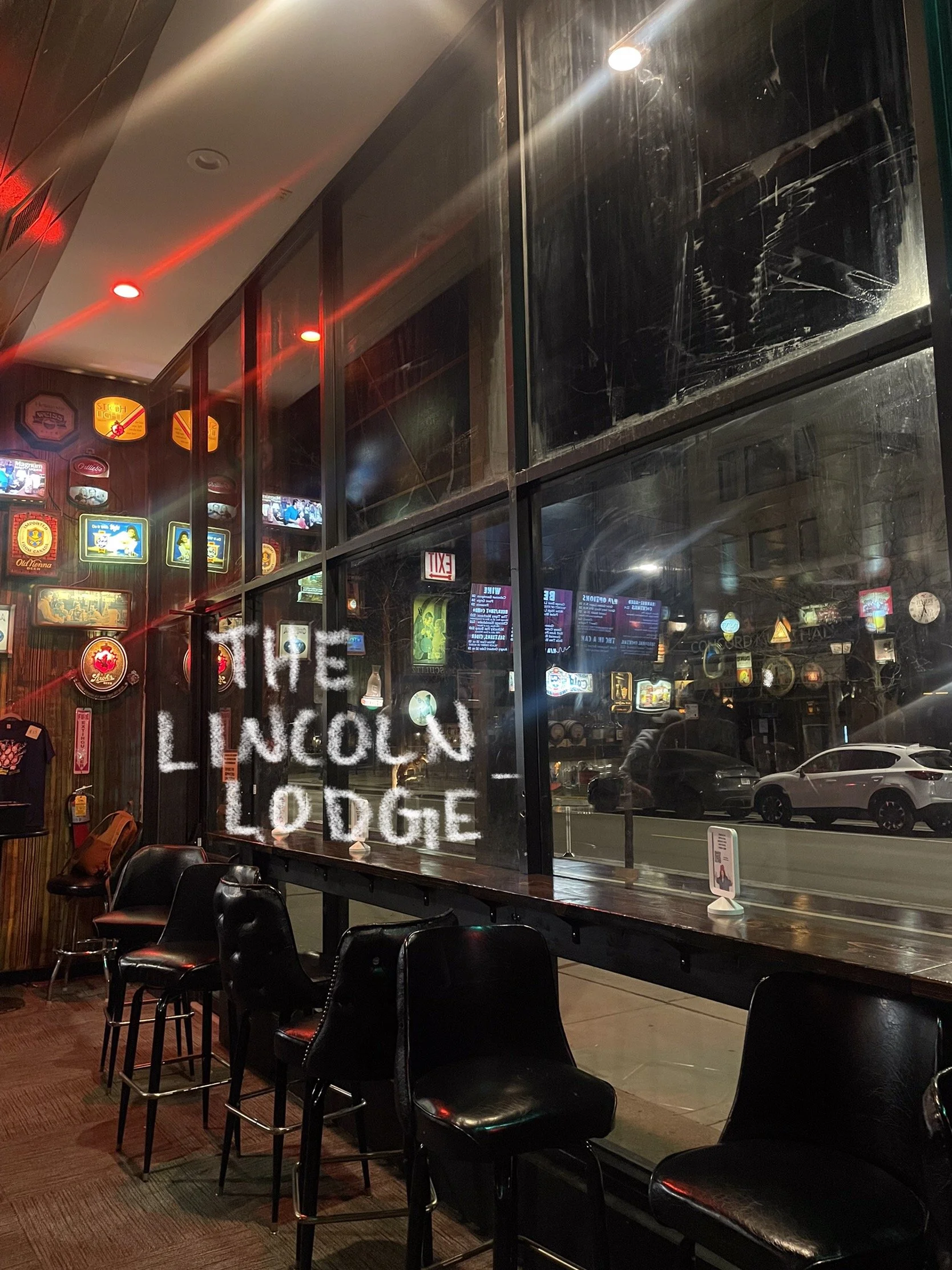 The Art of Comedy: Inclusivity, Accessibility, and Relatability at Chicago’s Lincoln Lodge