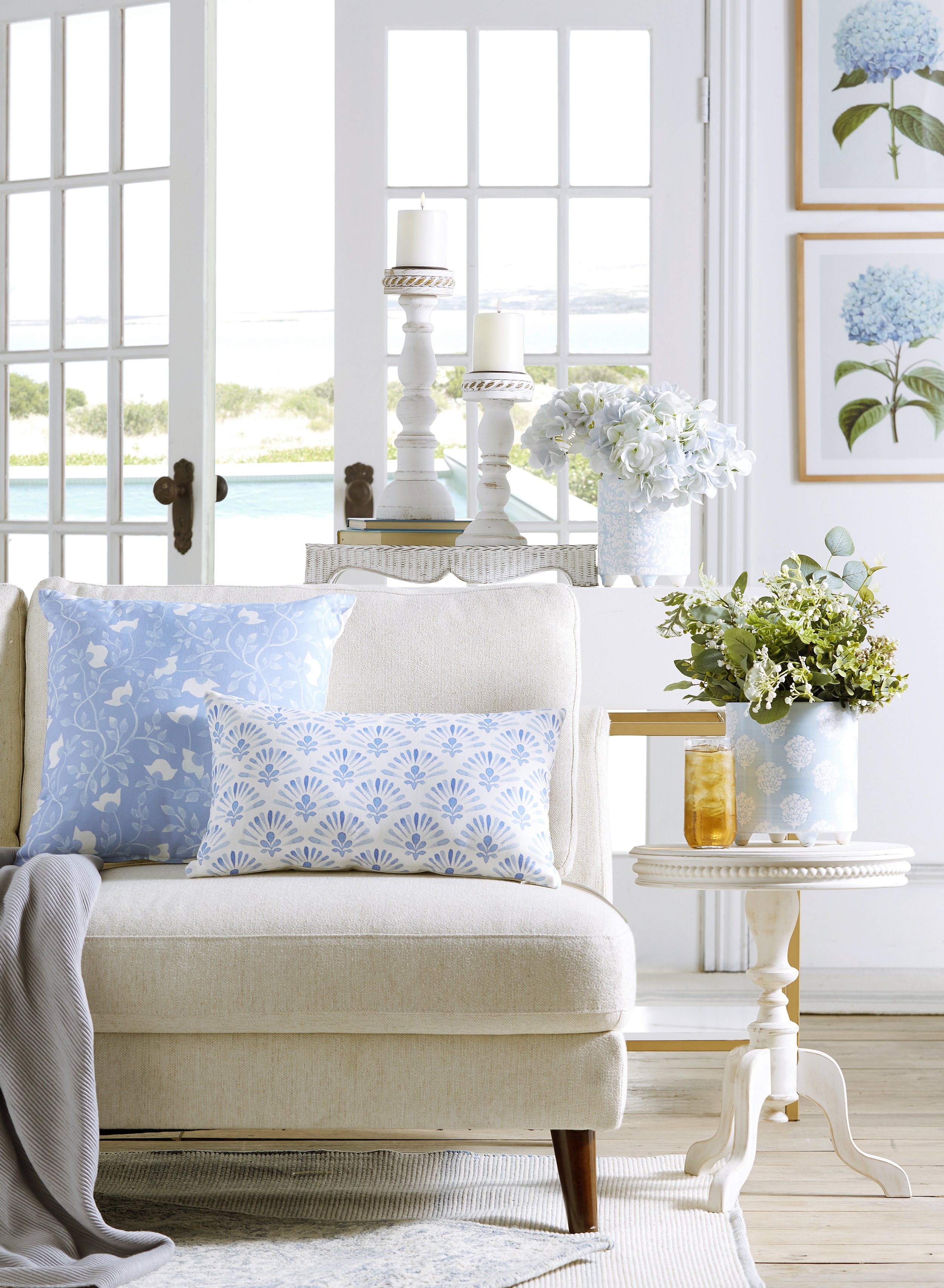 Nancy Meyers coastal grandmother aesthetic, beach house, vacation home