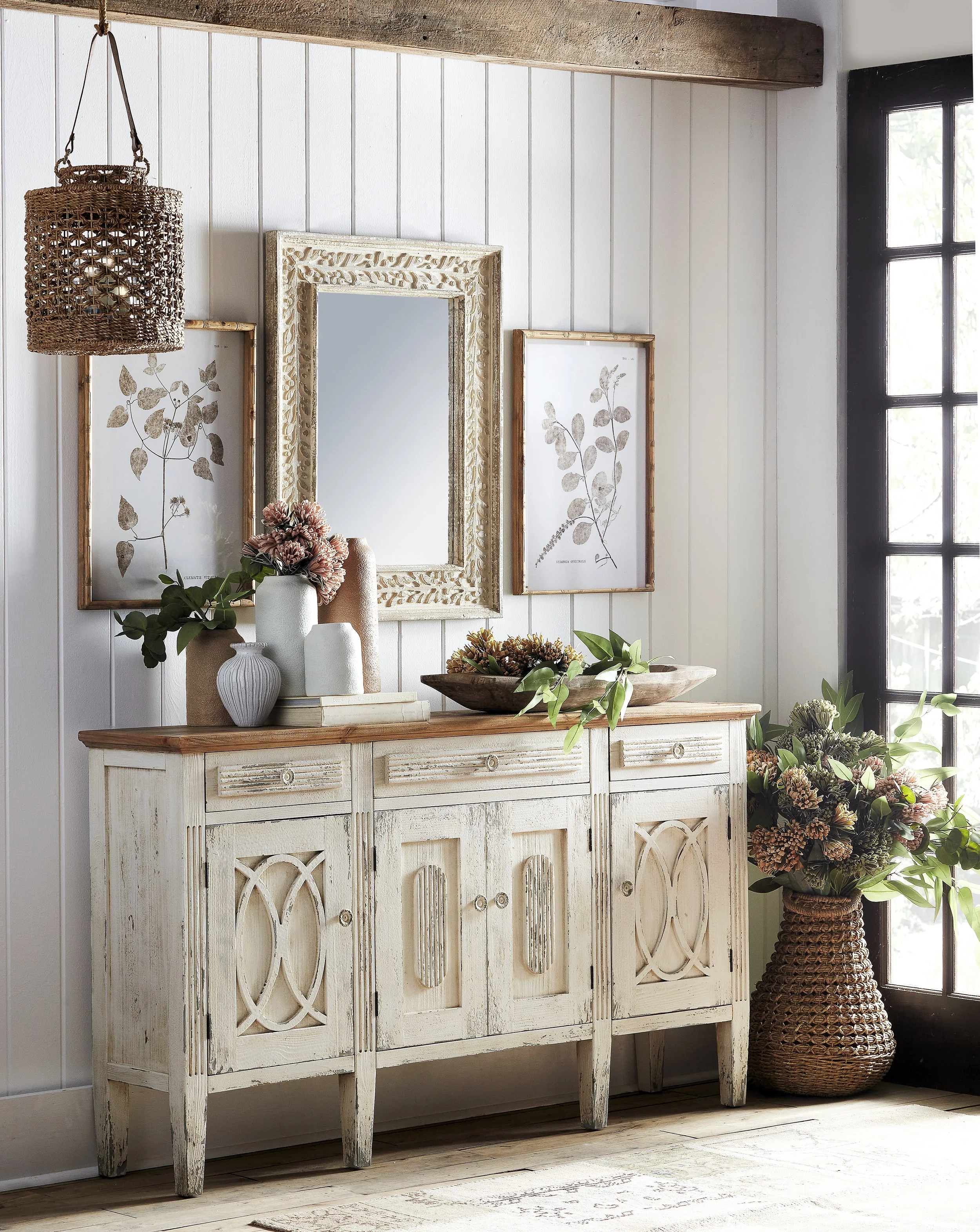 natural light, farm decor, organic decor, neutral color palette, plants