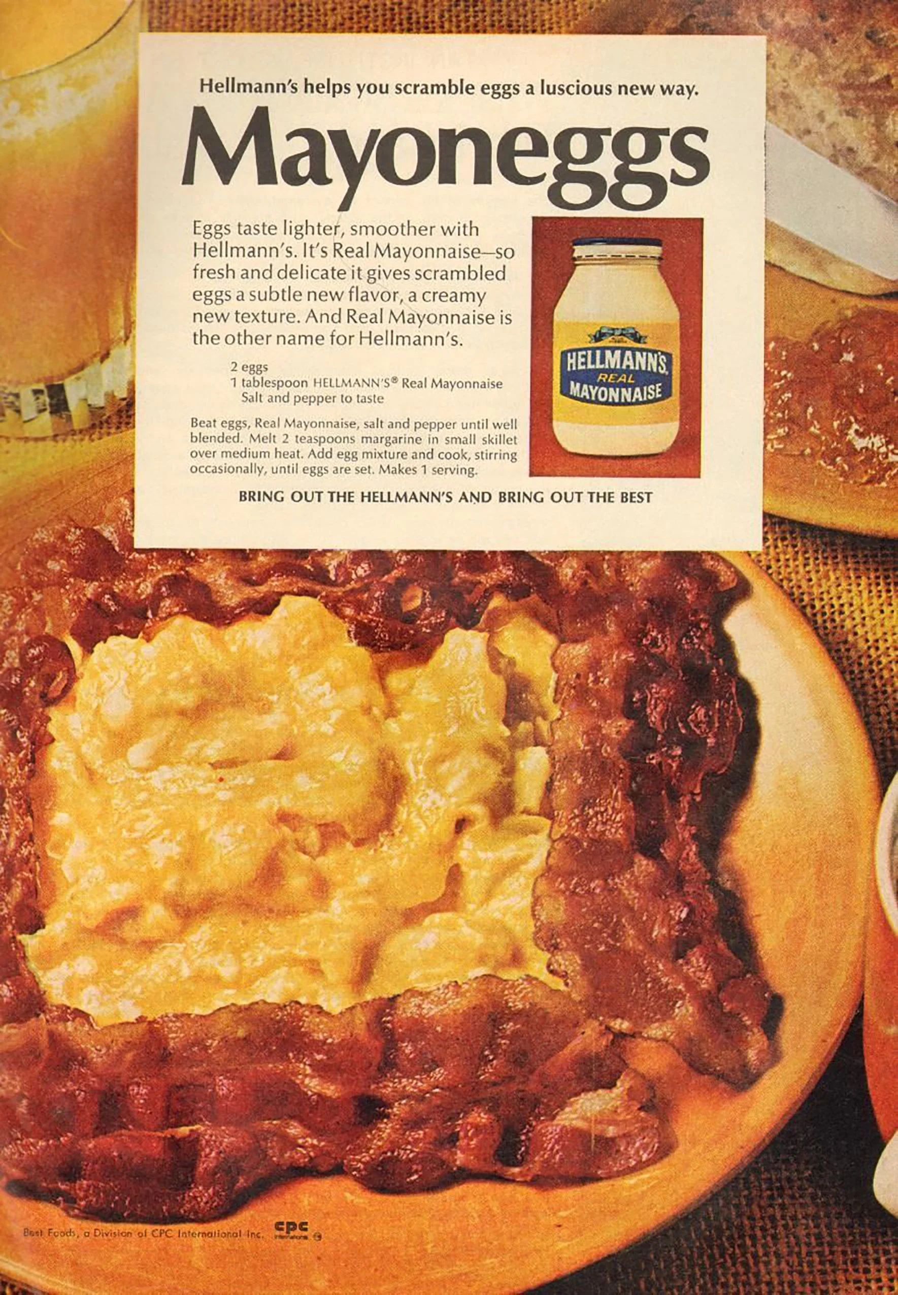 Packet advertising Hellmann's mayonnaise with a picture of scrambled eggs and a pizza crust.
