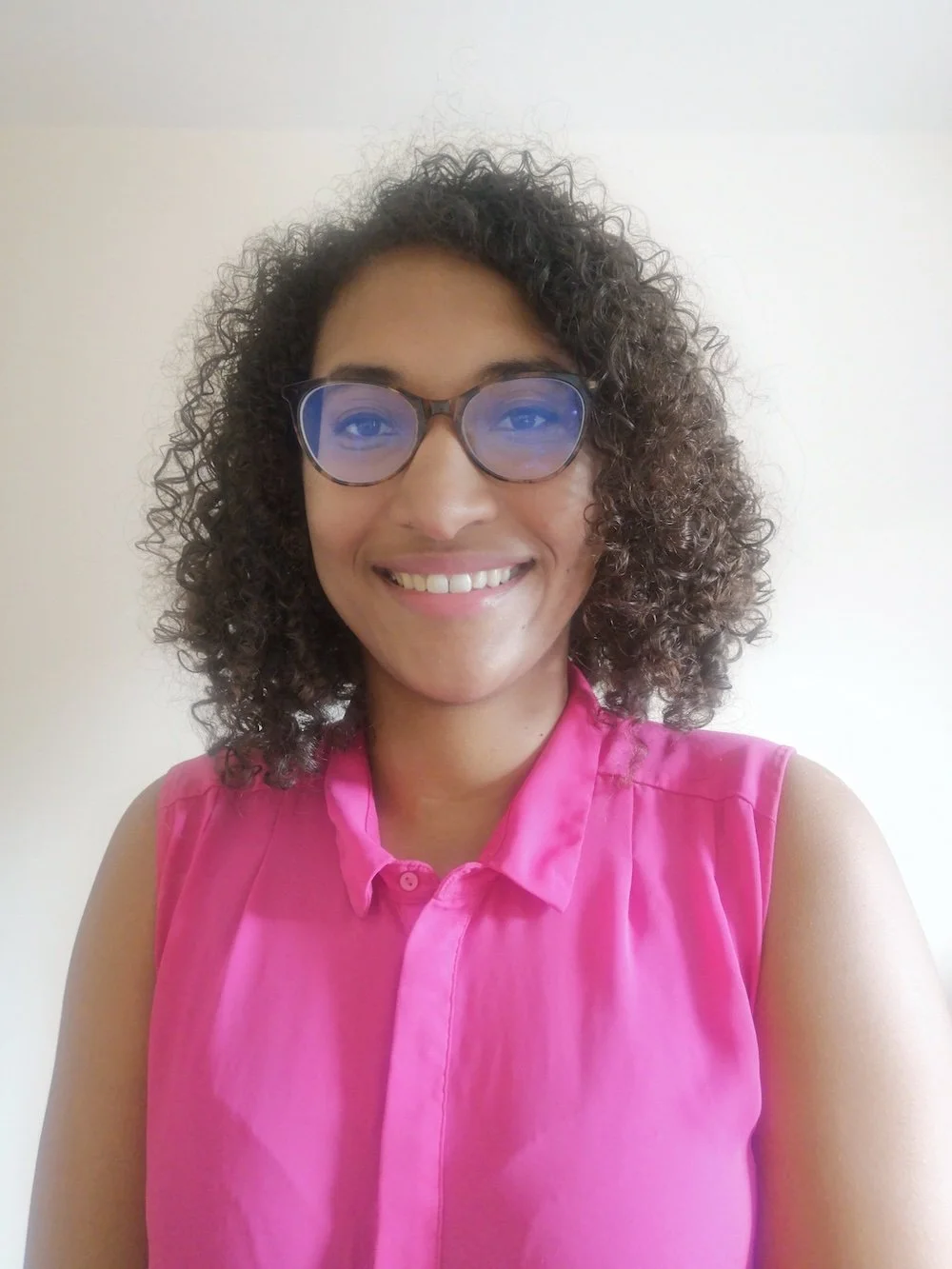 Picture of Elisa, owner of the "Design for Changemakers" web design studio