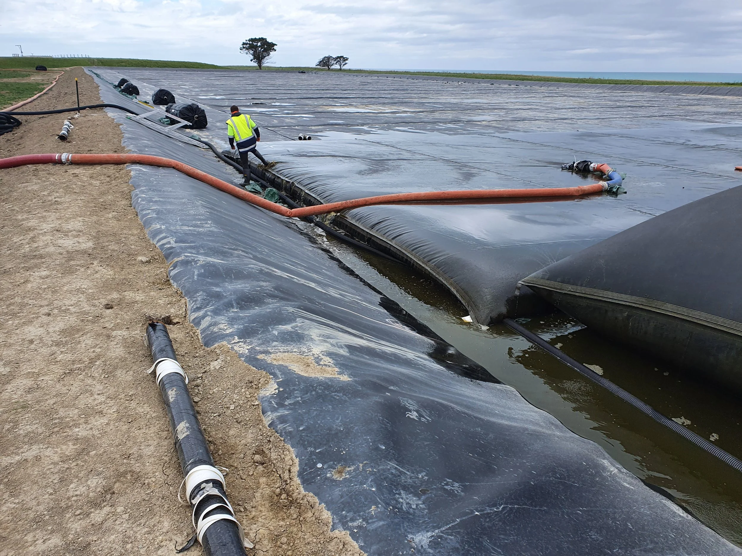Glasgow Contractors Dewatering Basin and Geotube Bags.jpg