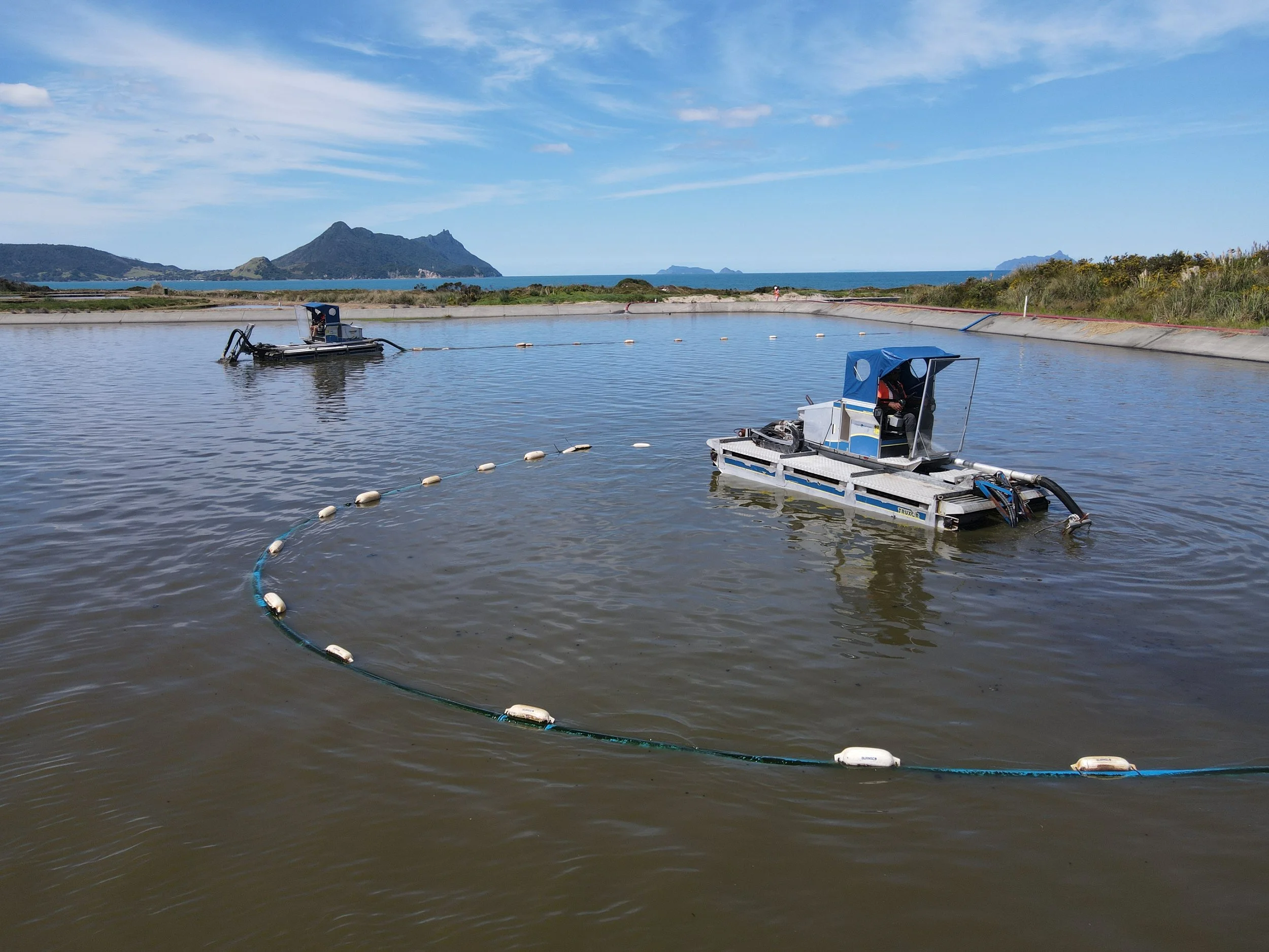 Glasgow Contractors Truxor Dredge Desludging.JPG