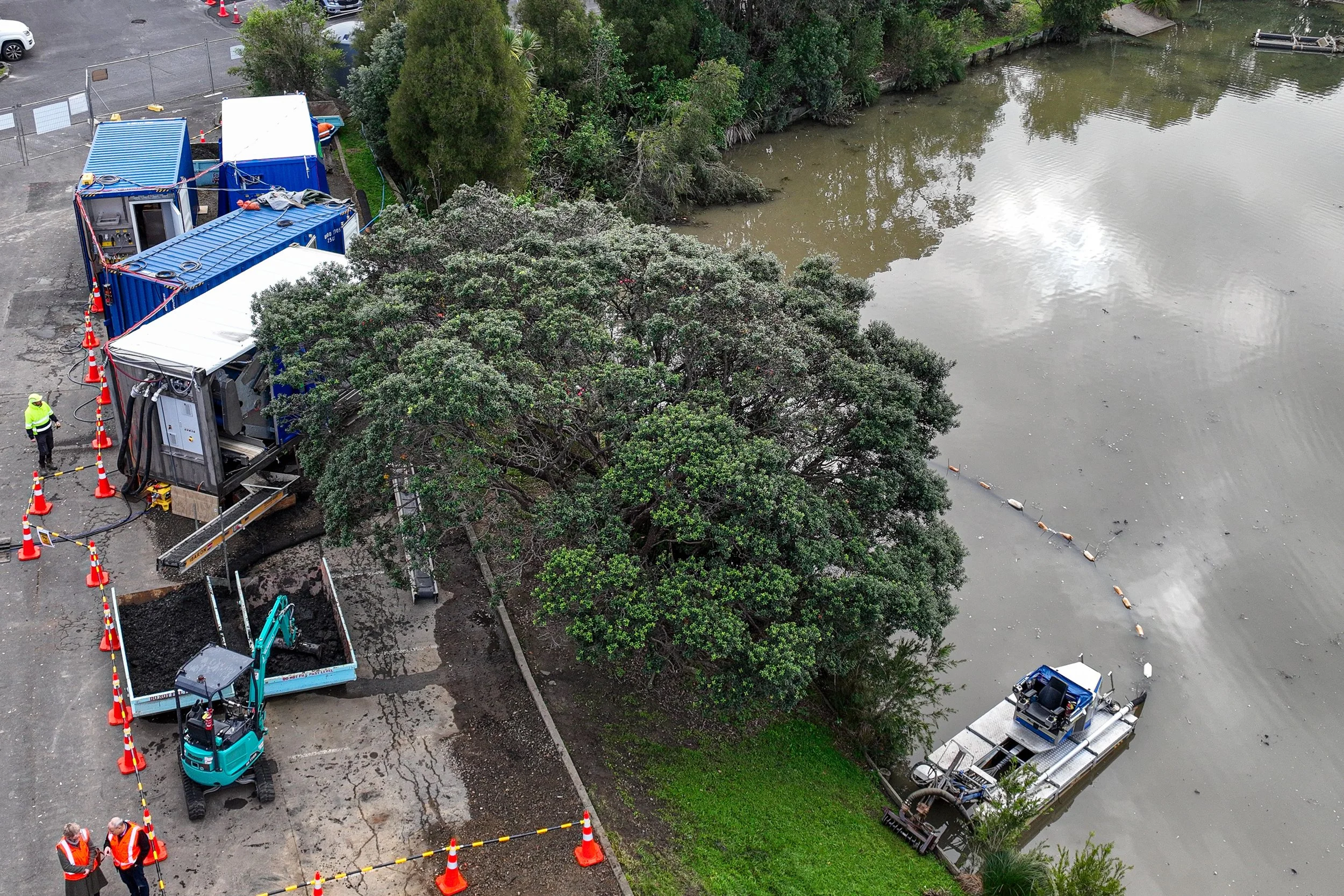 Glasgow Contractors Pond Desludging.JPG