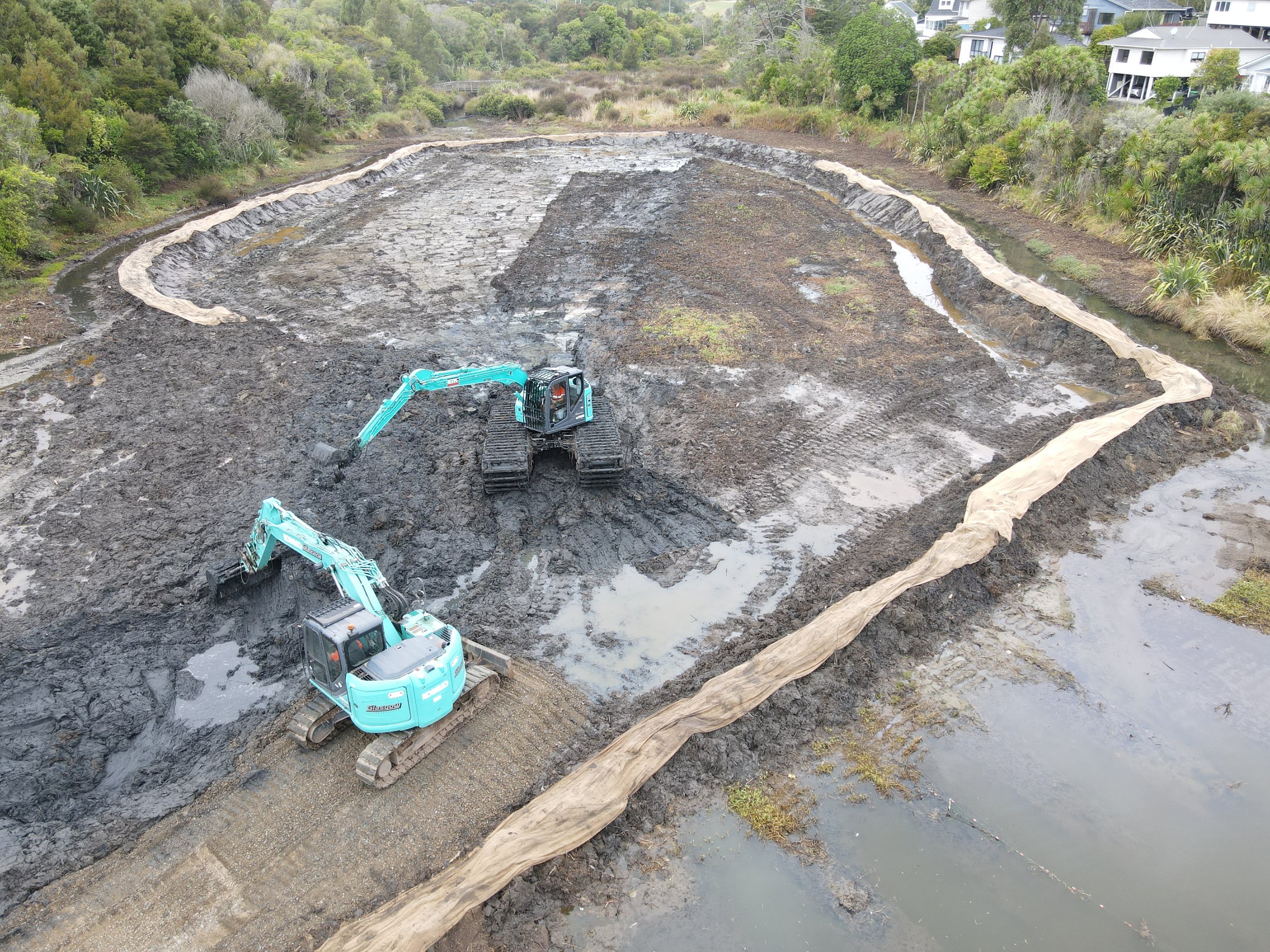 Glasgow Contractors Pontoon Digger Pond Renewal.JPG