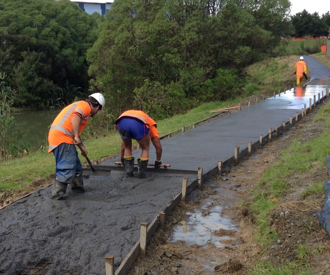 laying concrete footpaths