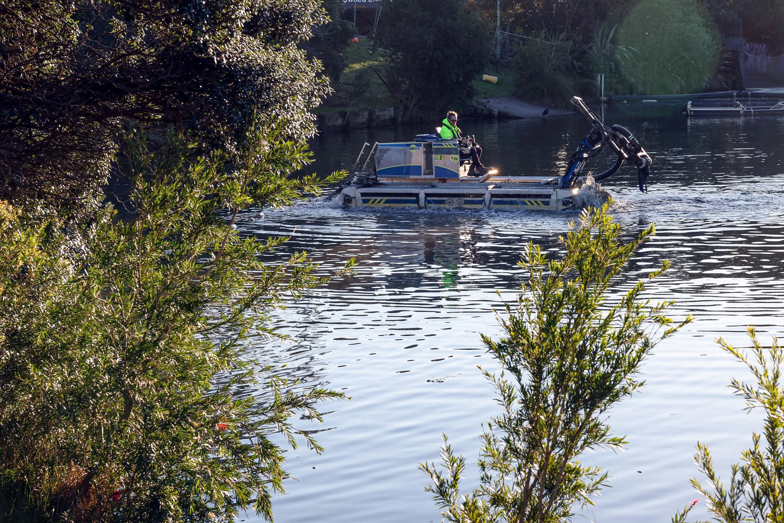 Glasgow Contractors Amphibious Truxor Dredge.JPG