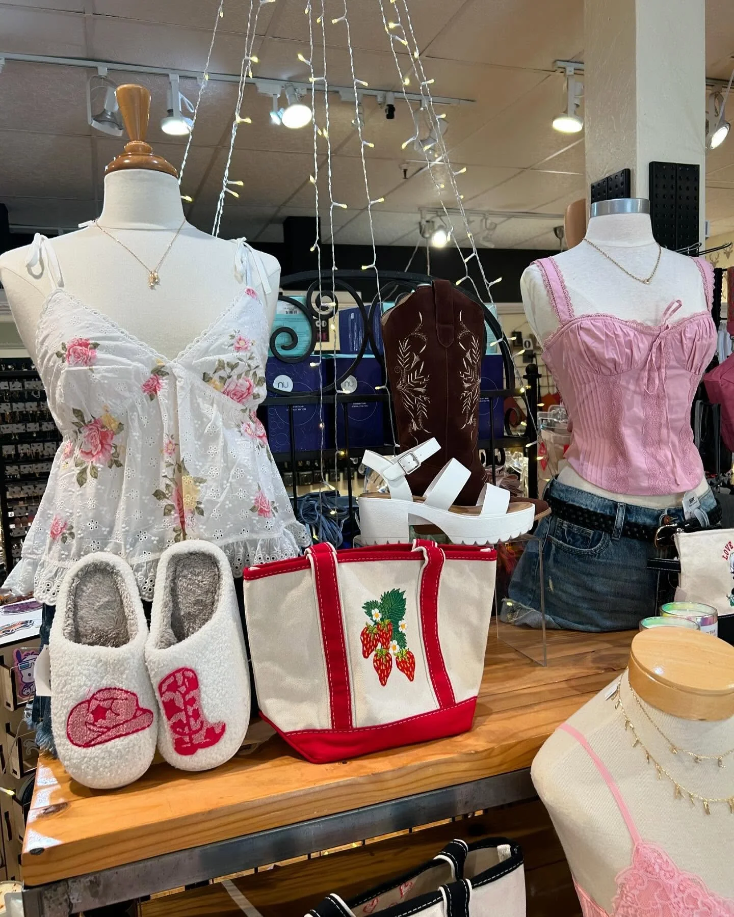 my name is pink and i&rsquo;m really glad to meet you 🩷🌺

#smallbusiness #outfitinspo #pinkaesthetic #summeroutfitideas #jacksonhole #jacksonwy #womenowned #boutique