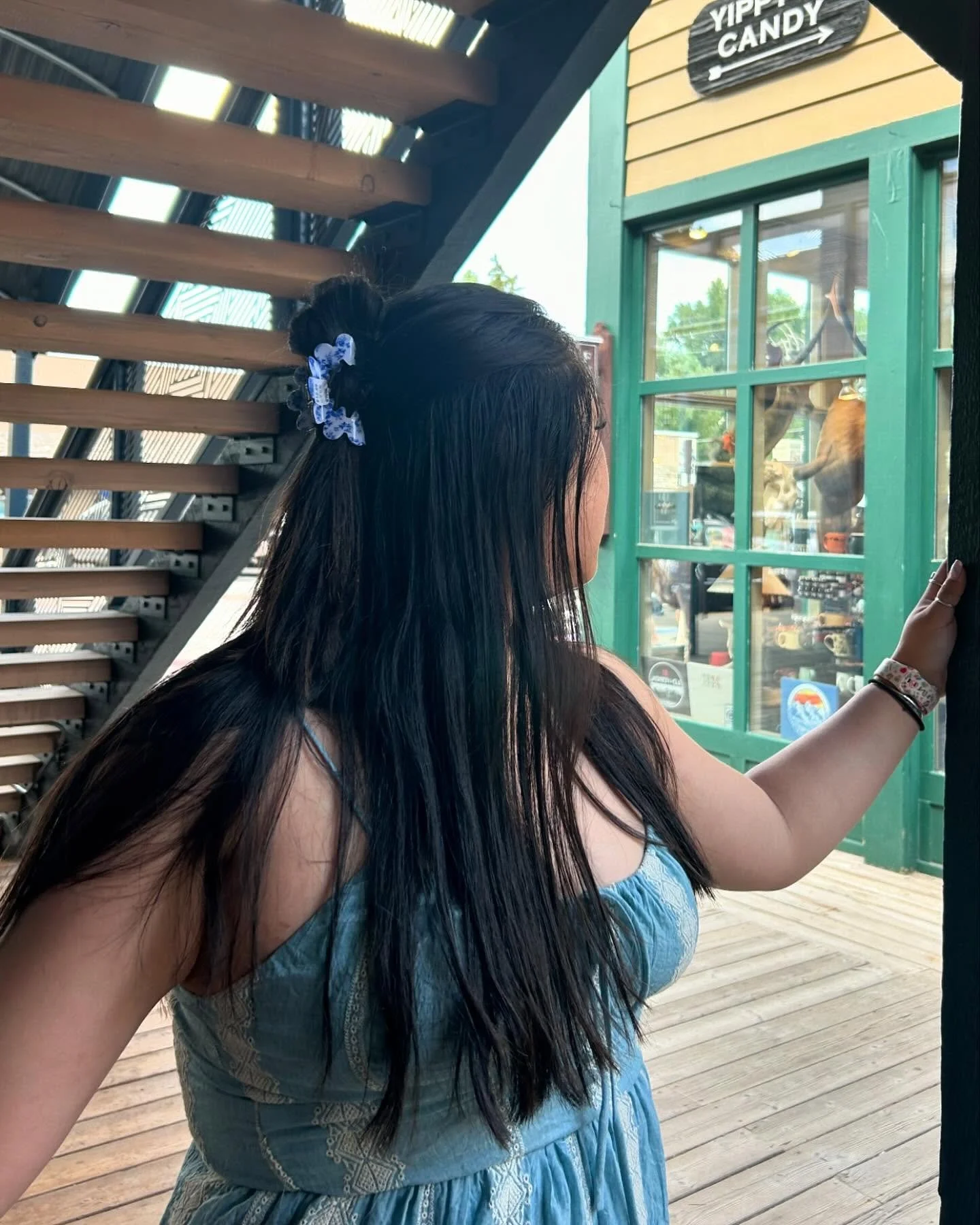 did someone say dress season? 🩵🌀 so many adorable dress options (and accessories!!) for any occasion and perfect for this warm weather- come see for yourself! 🌺😌🐚

#smallbusiness #jacksonhole #boutique #womenowned #outfitinspo #summerdresses