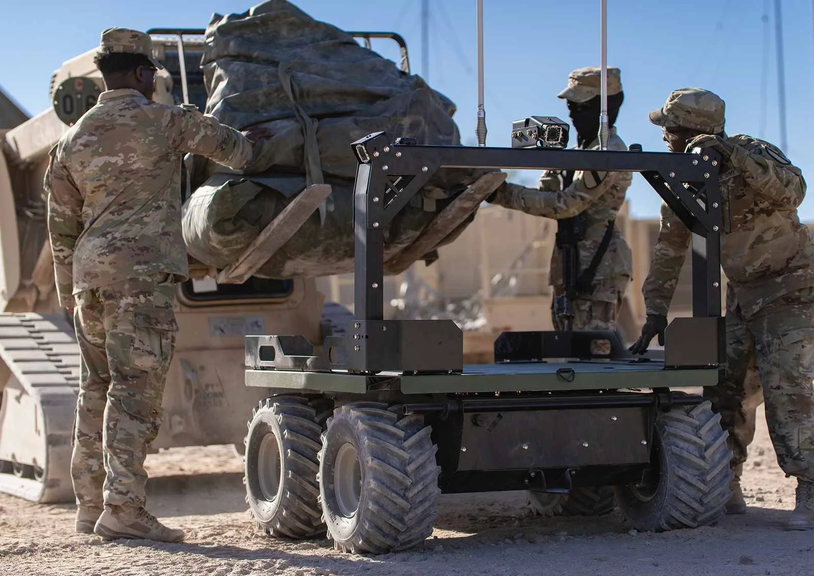 Army soldiers loading the Stridar Siderunner UAV