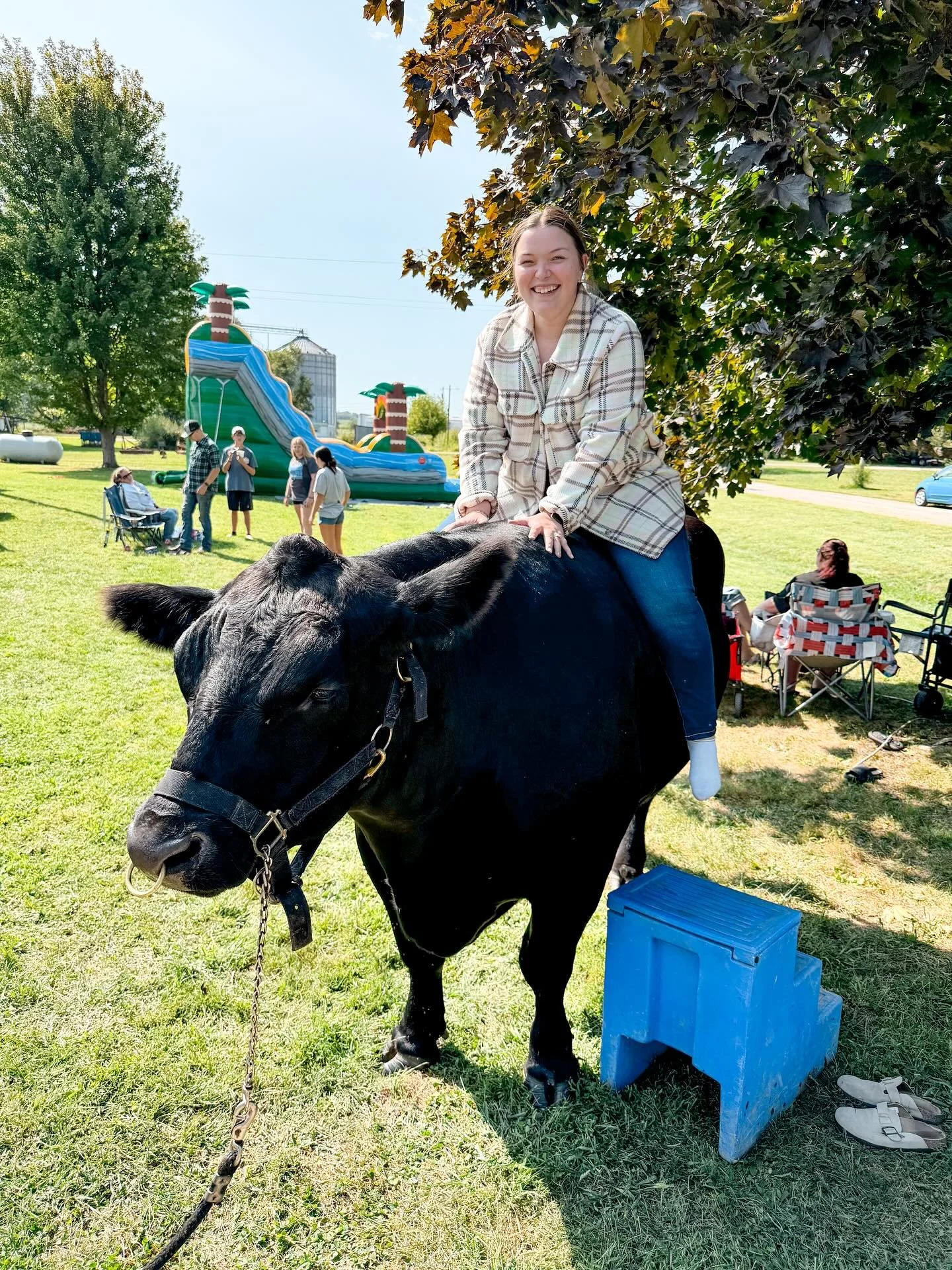 I shared this photo on my stories, but I felt like it needed a permanent spot on my feed 😊 This was such a fun day! A friend of ours brings her steer to shows and people can ride him. Mostly kids, some adults. I guess I&rsquo;m just a giant kid 🤣 I