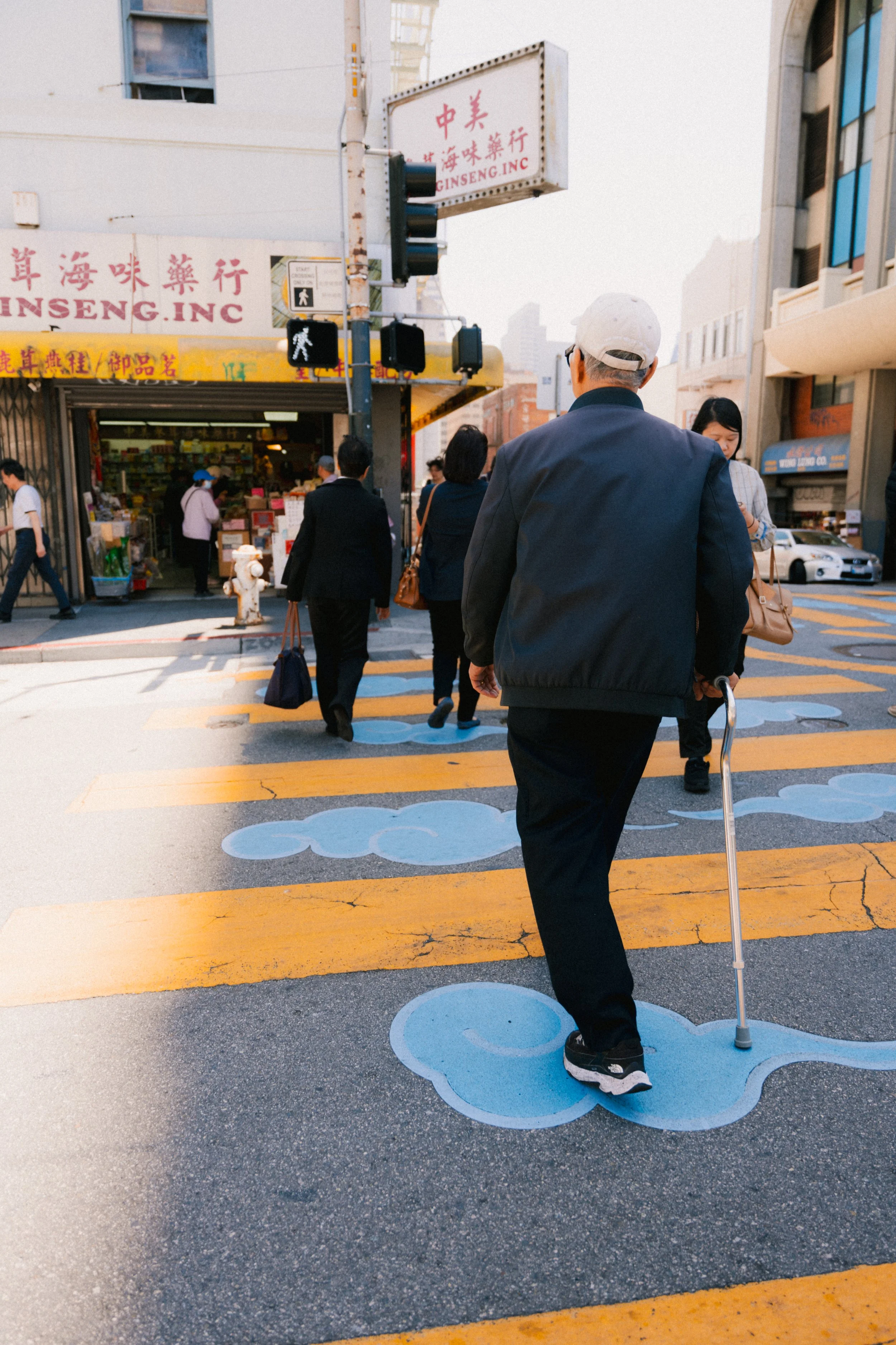 san francisco chinatown old man.JPG