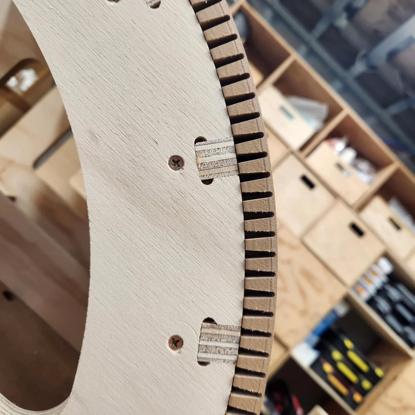 Custom kerf curves.